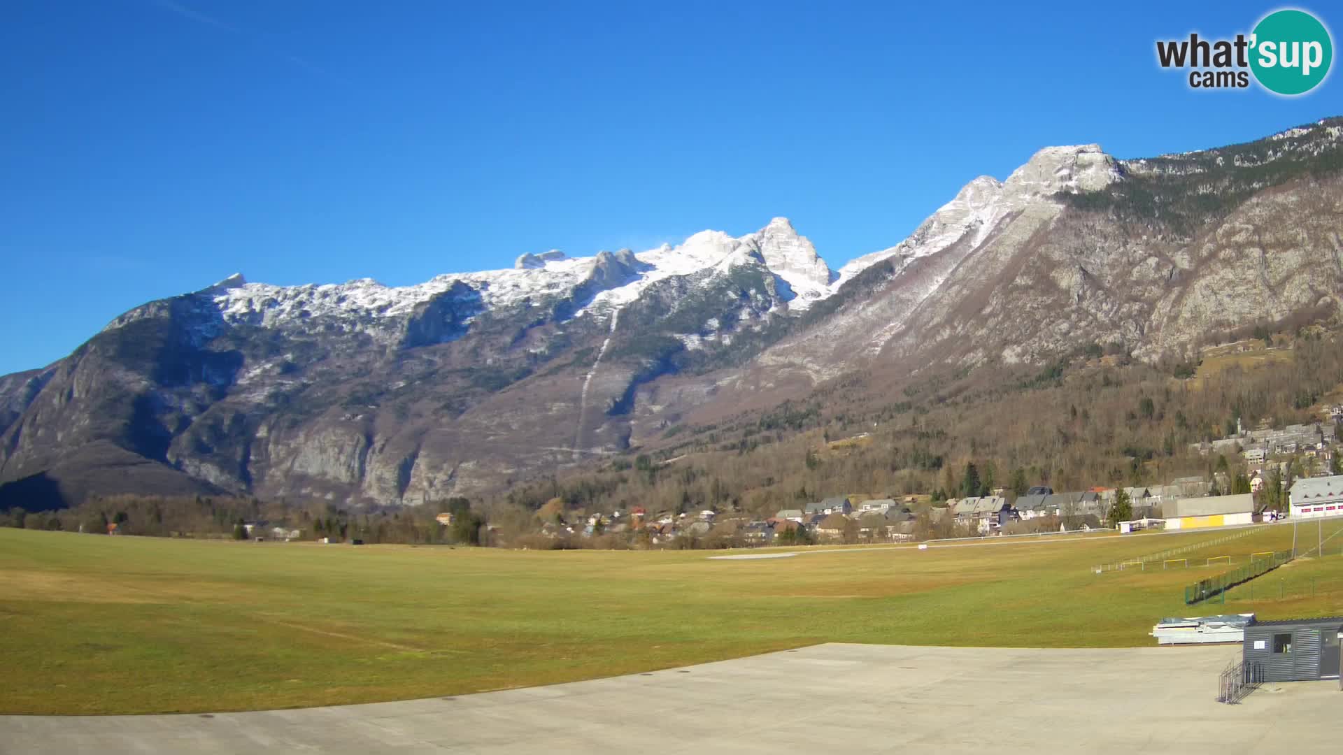 Cámara web en vivo Aeropuerto de Bovec – Vista a Kanin