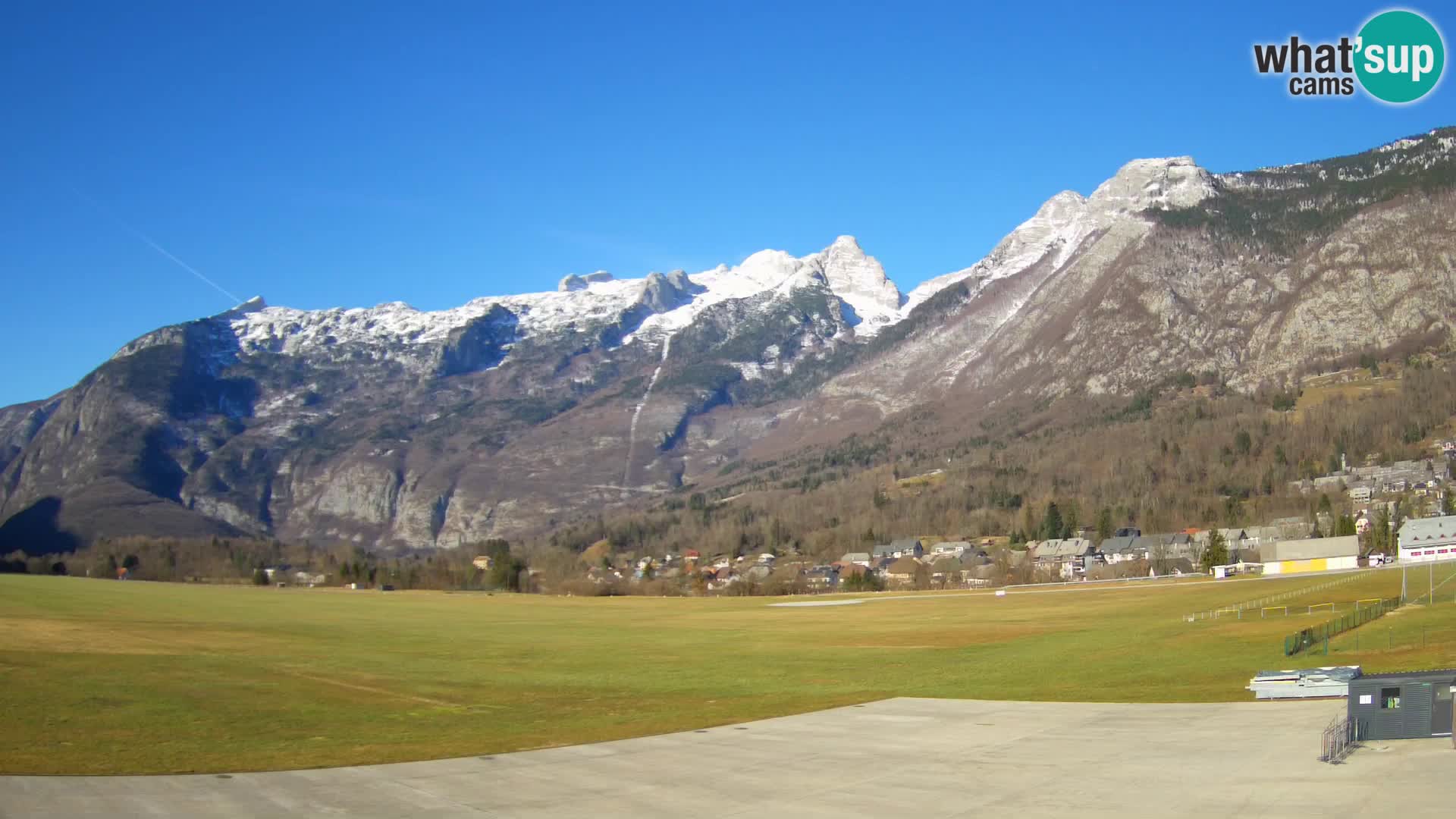 Webcam en direct Aéroport de Bovec – Vue sur Kanin