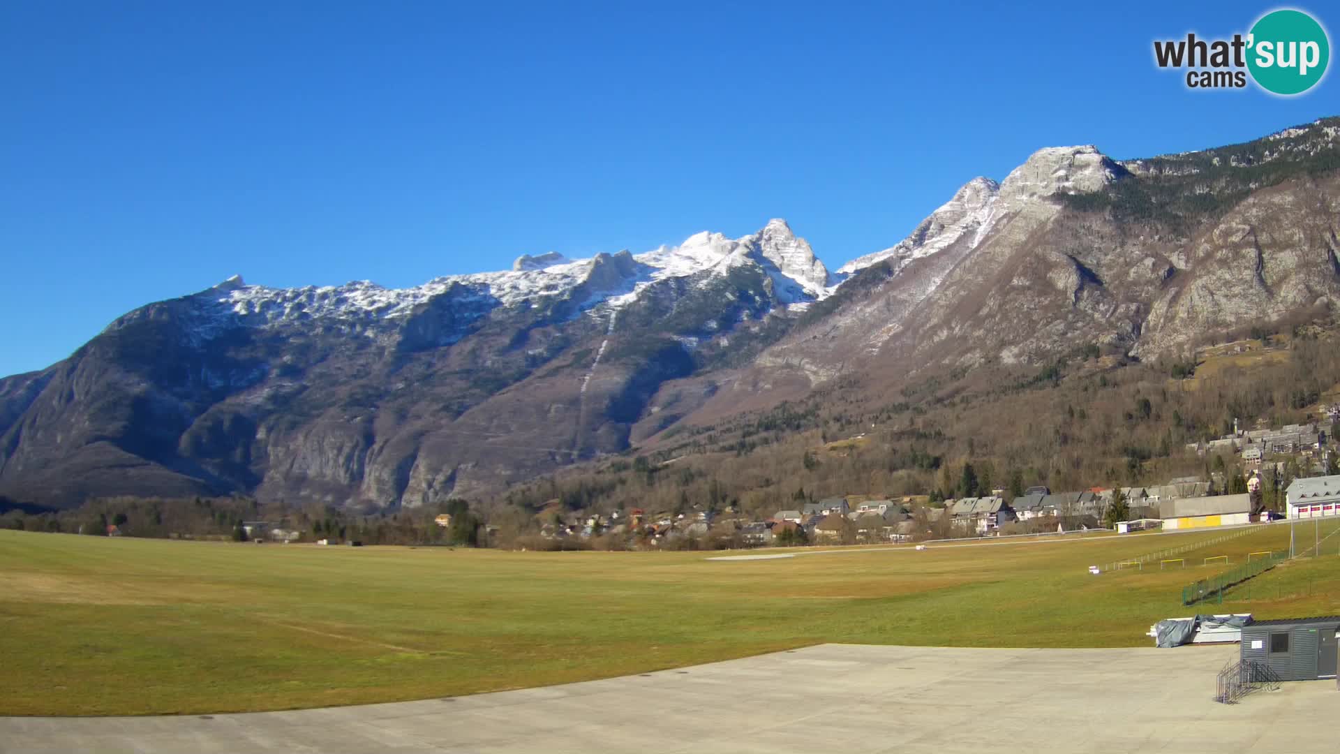 Cámara web en vivo Aeropuerto de Bovec – Vista a Kanin