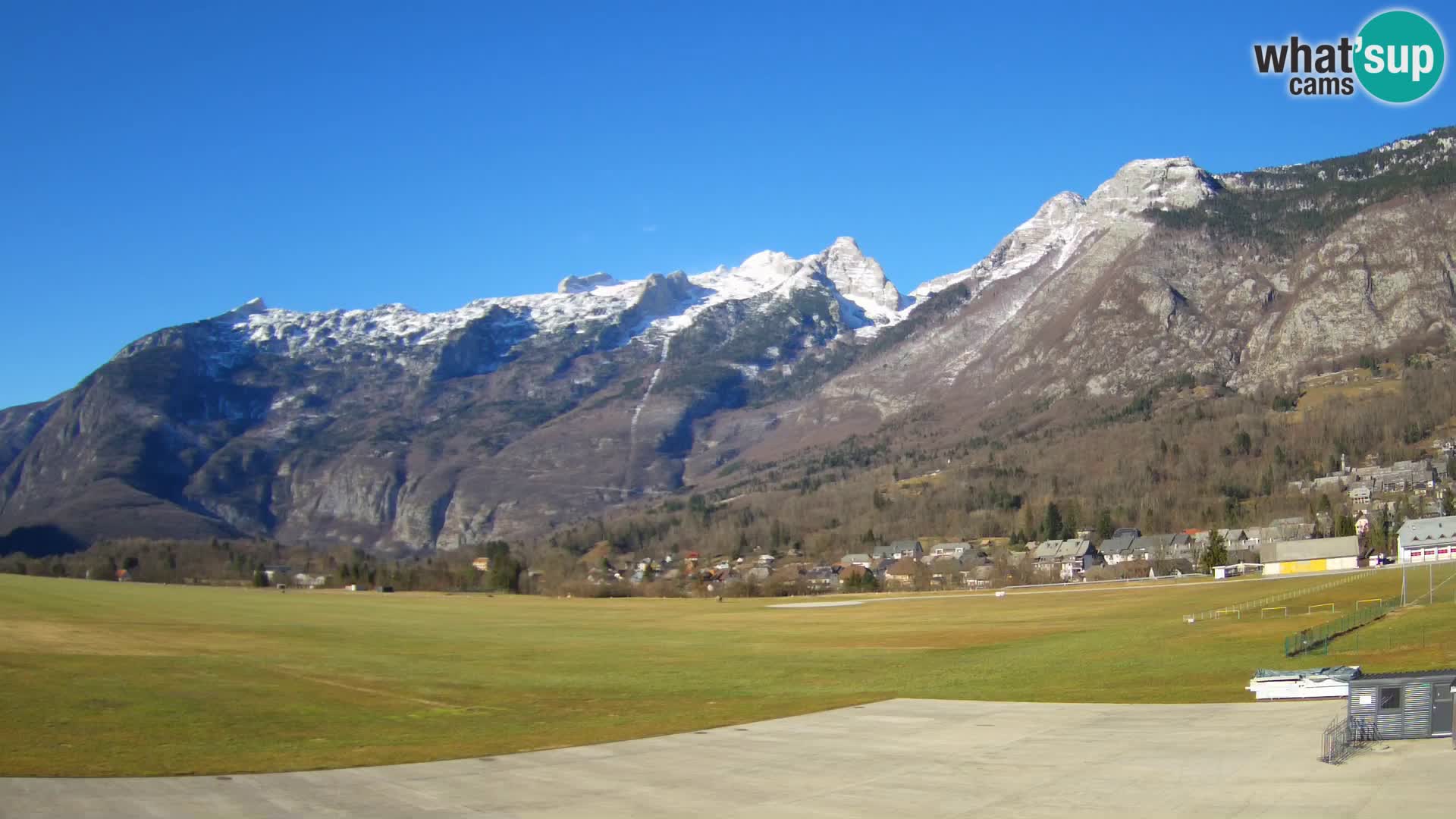 Live webcam Bovec airport – View to Kanin