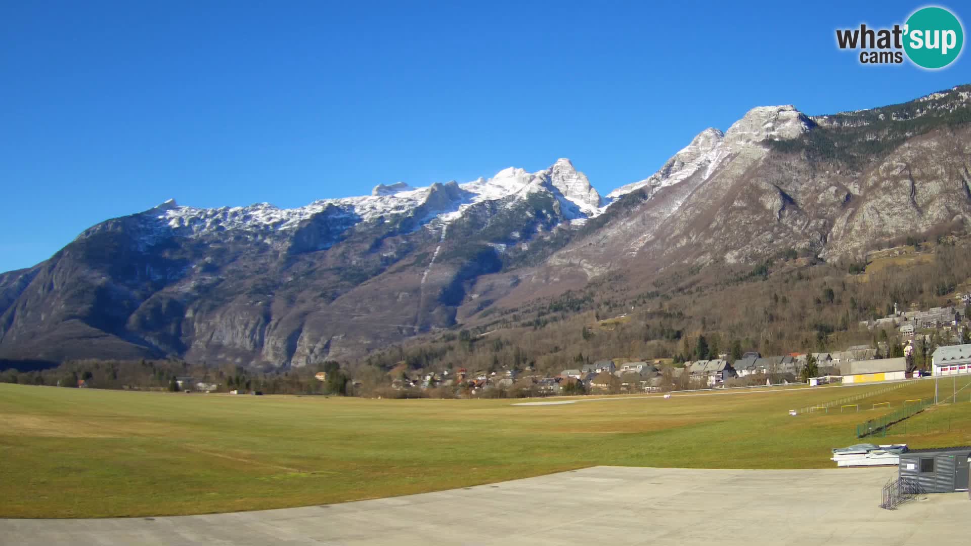 Webcam en direct Aéroport de Bovec – Vue sur Kanin