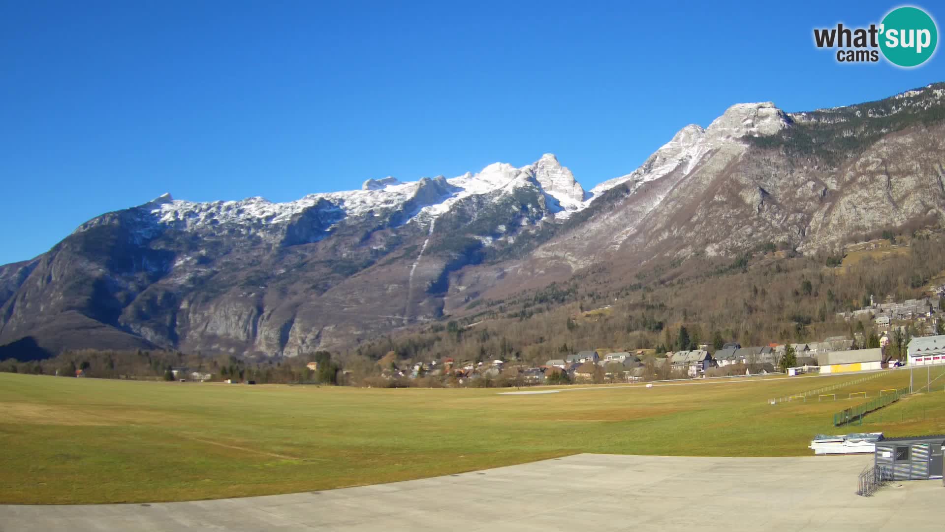 Live webcam Bovec airport – View to Kanin