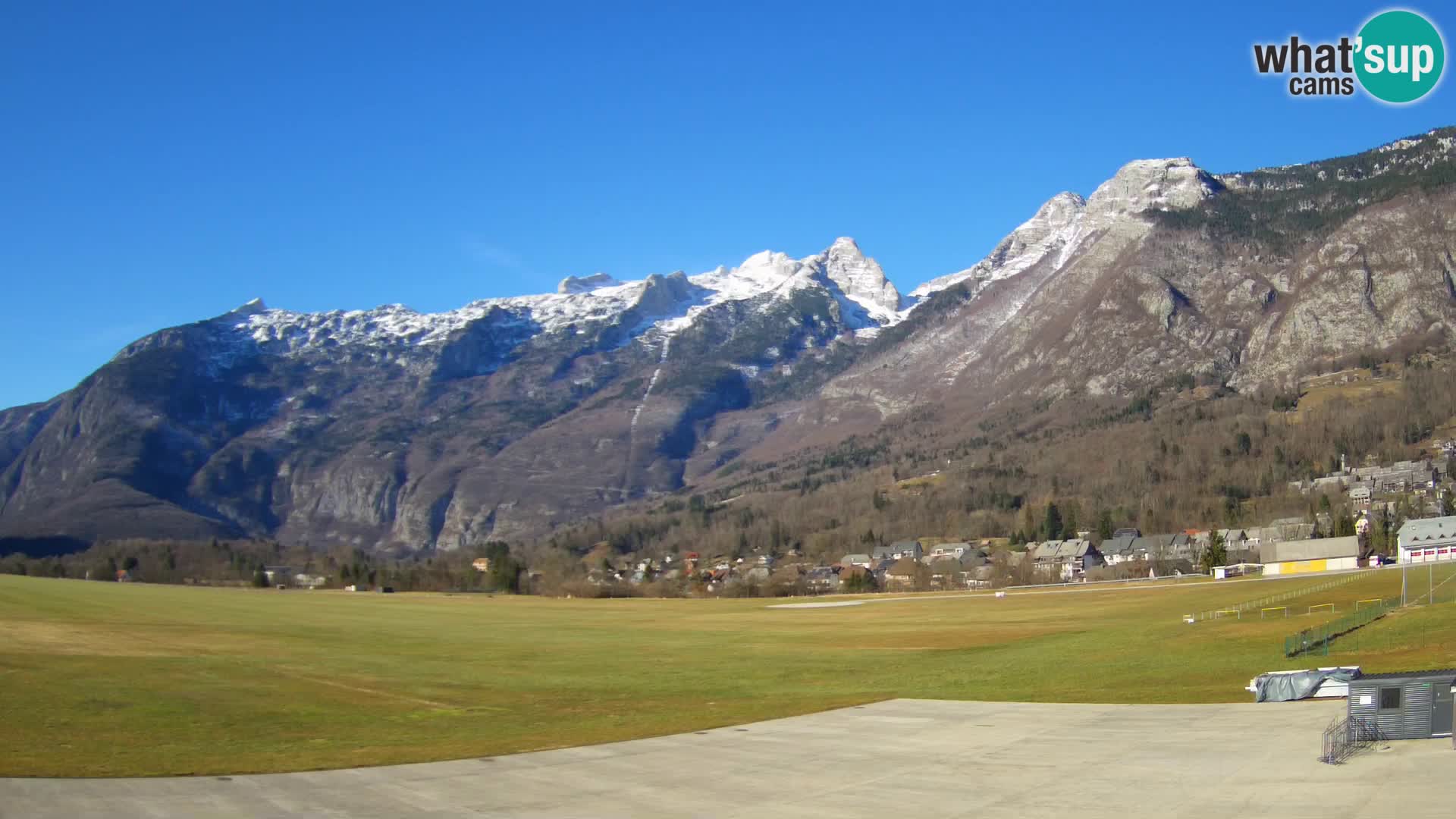 Cámara web en vivo Aeropuerto de Bovec – Vista a Kanin