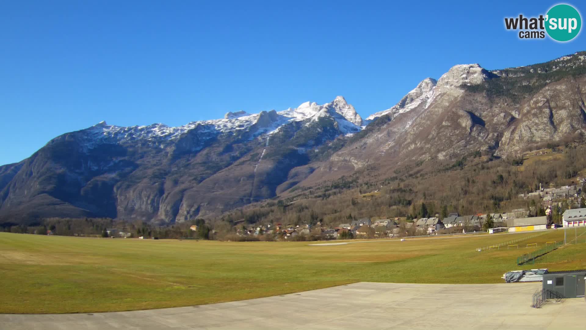 Webcam en direct Aéroport de Bovec – Vue sur Kanin