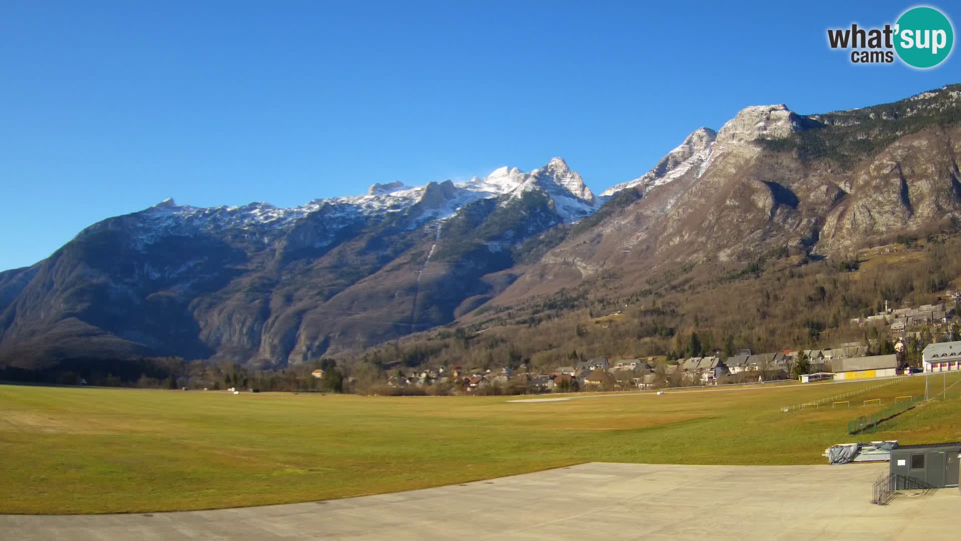 Cámara web en vivo Aeropuerto de Bovec – Vista a Kanin