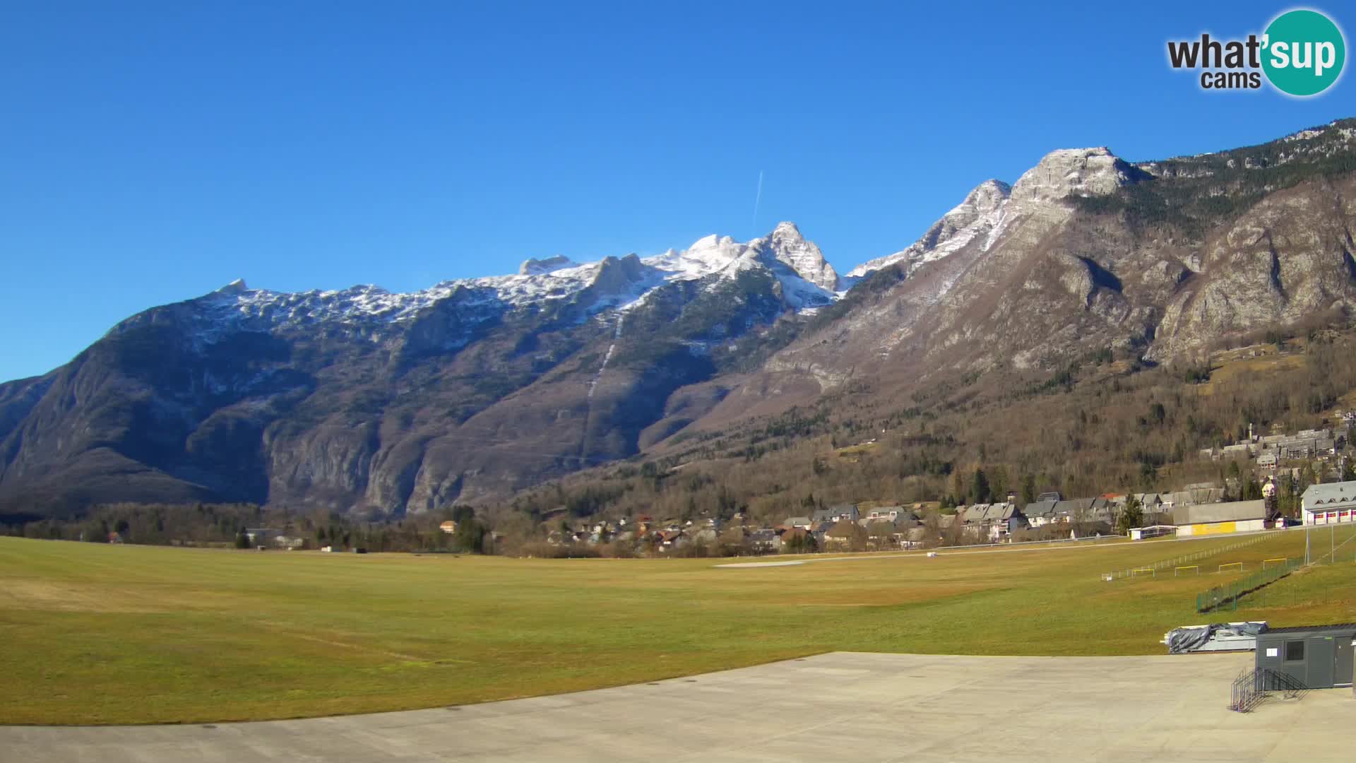 Live webcam Bovec airport – View to Kanin