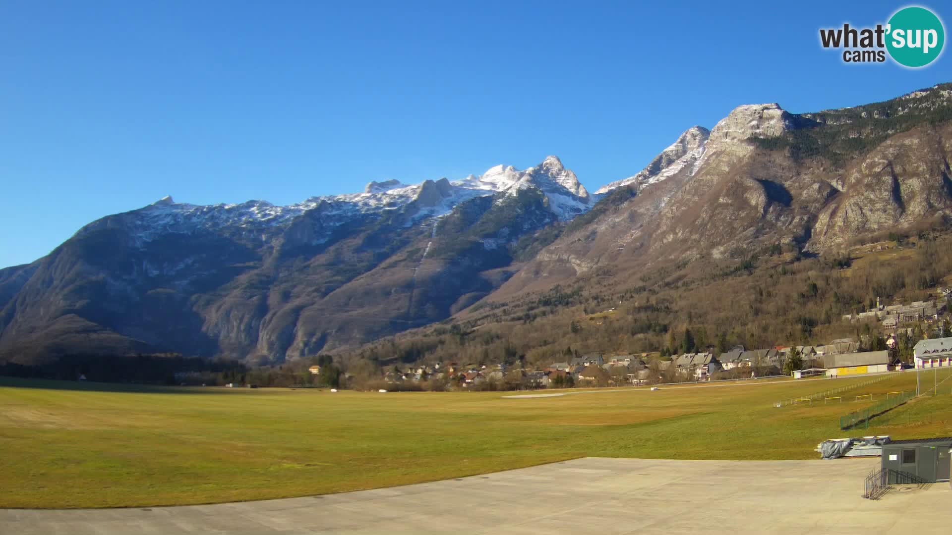 Cámara web en vivo Aeropuerto de Bovec – Vista a Kanin