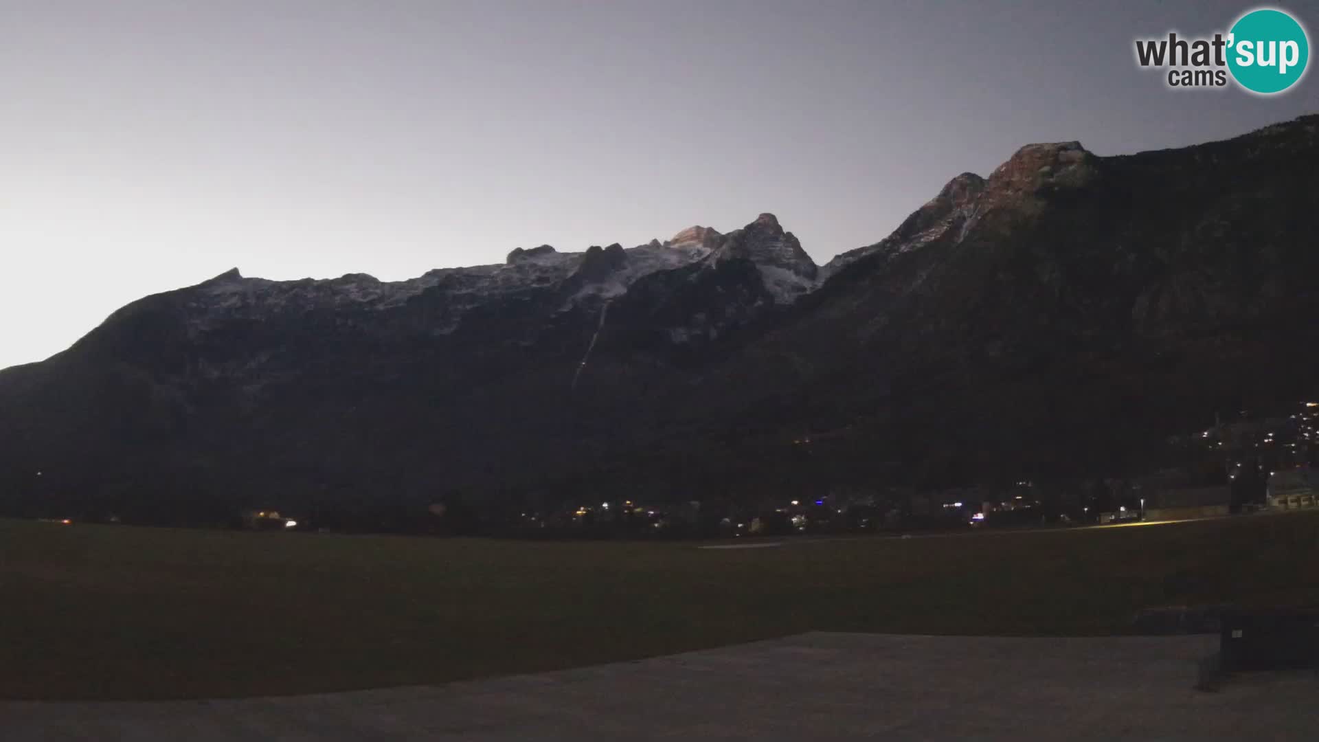 Cámara web en vivo Aeropuerto de Bovec – Vista a Kanin