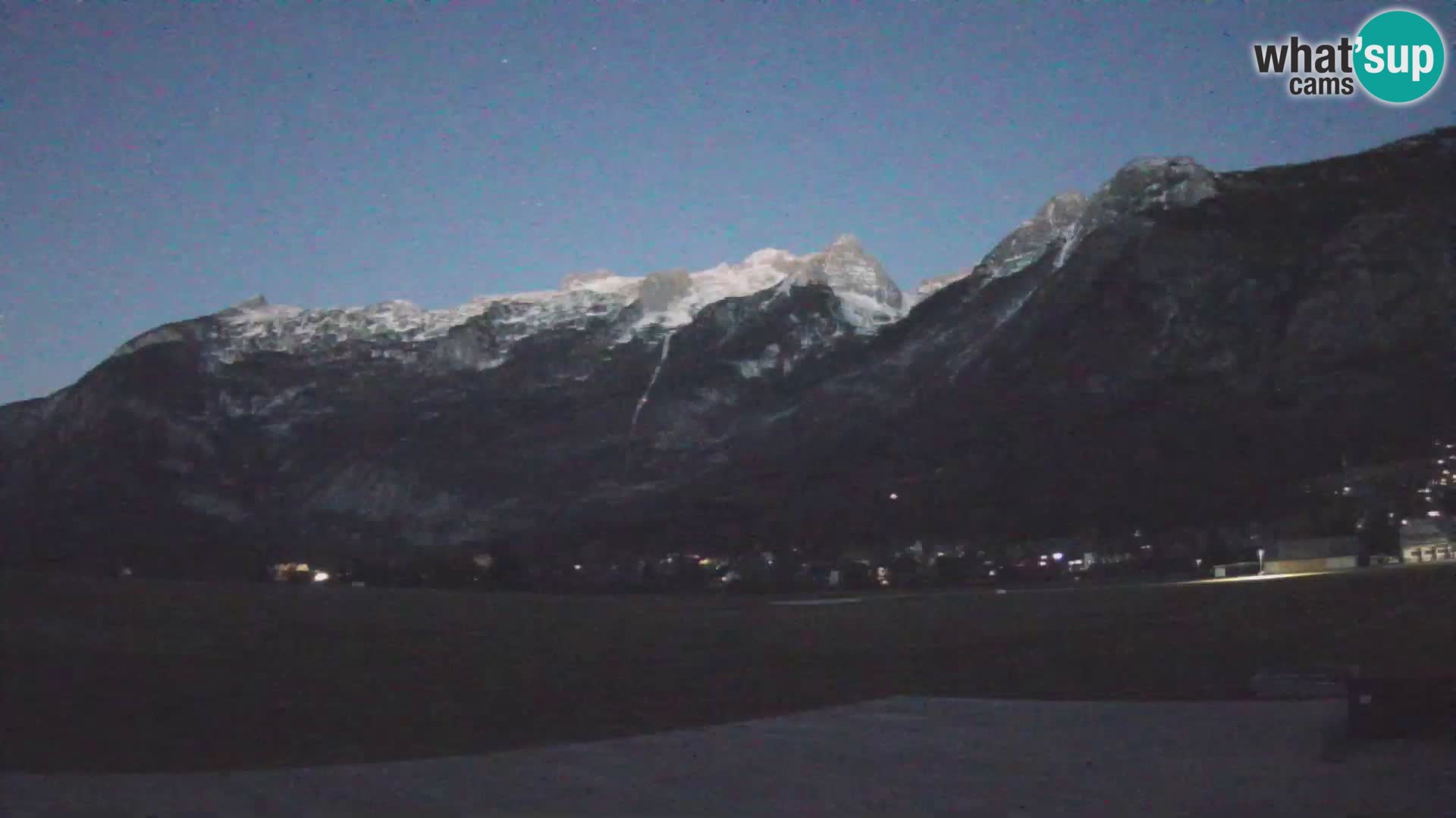 Live webcam Bovec airport – View to Kanin