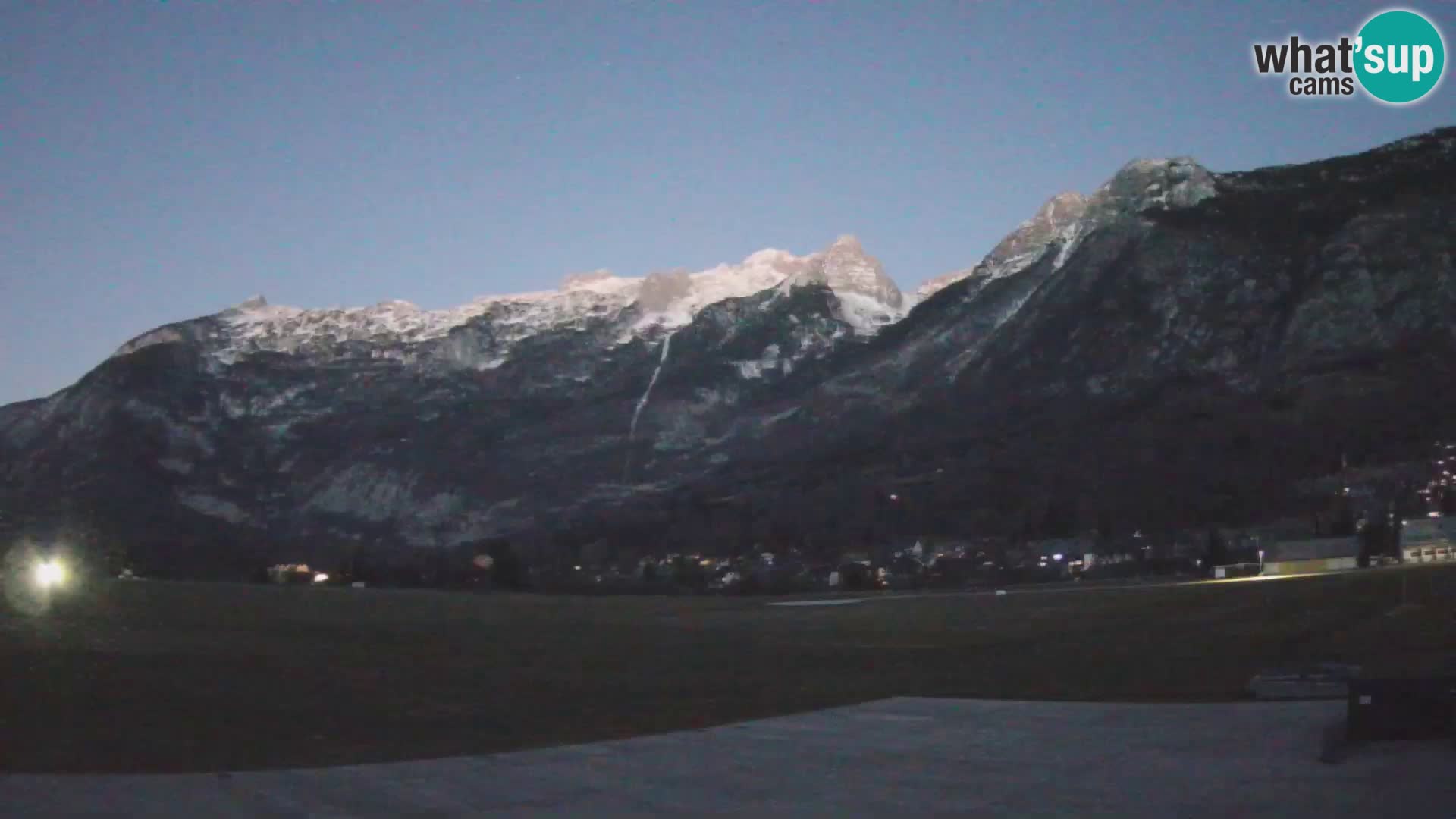 Live webcam Bovec airport – View to Kanin