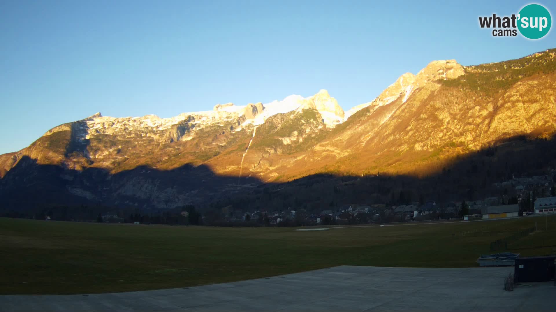 Webcam en direct Aéroport de Bovec – Vue sur Kanin