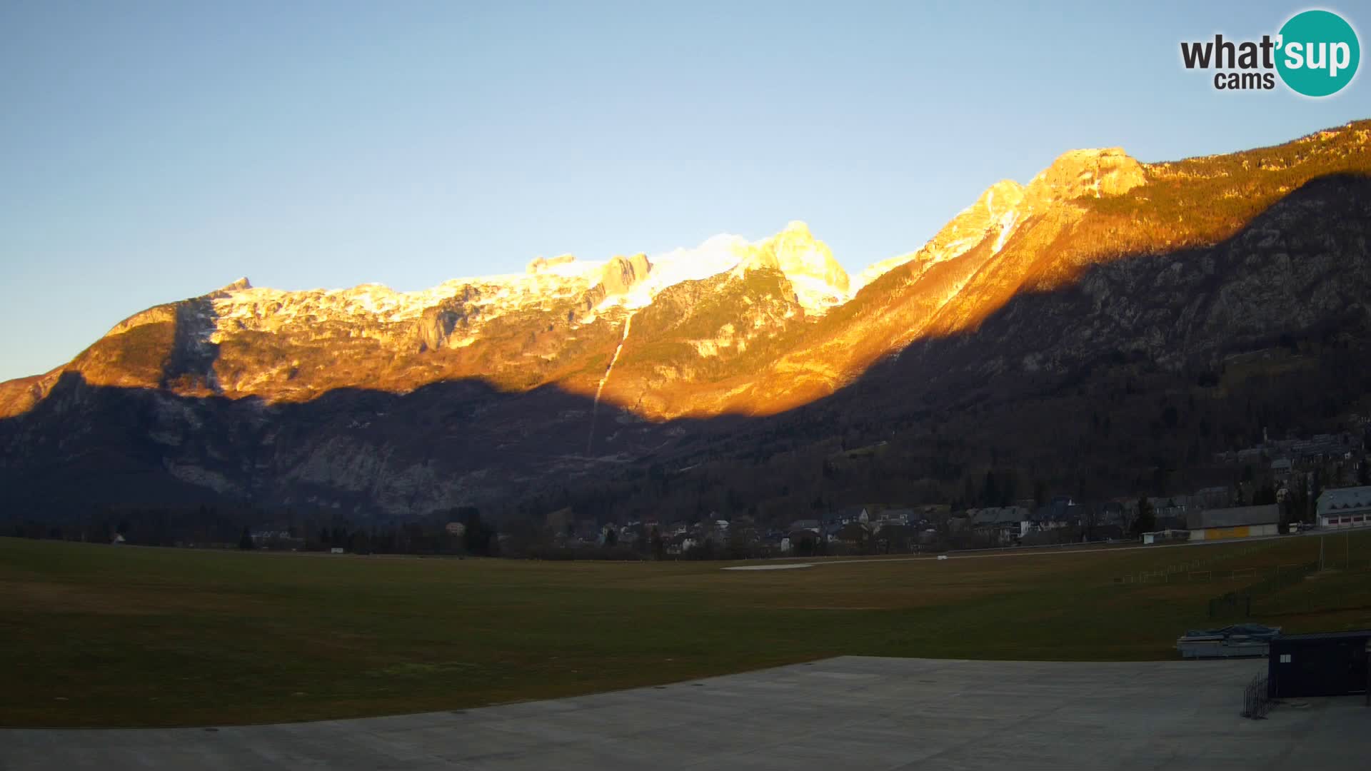 Webcam en direct Aéroport de Bovec – Vue sur Kanin