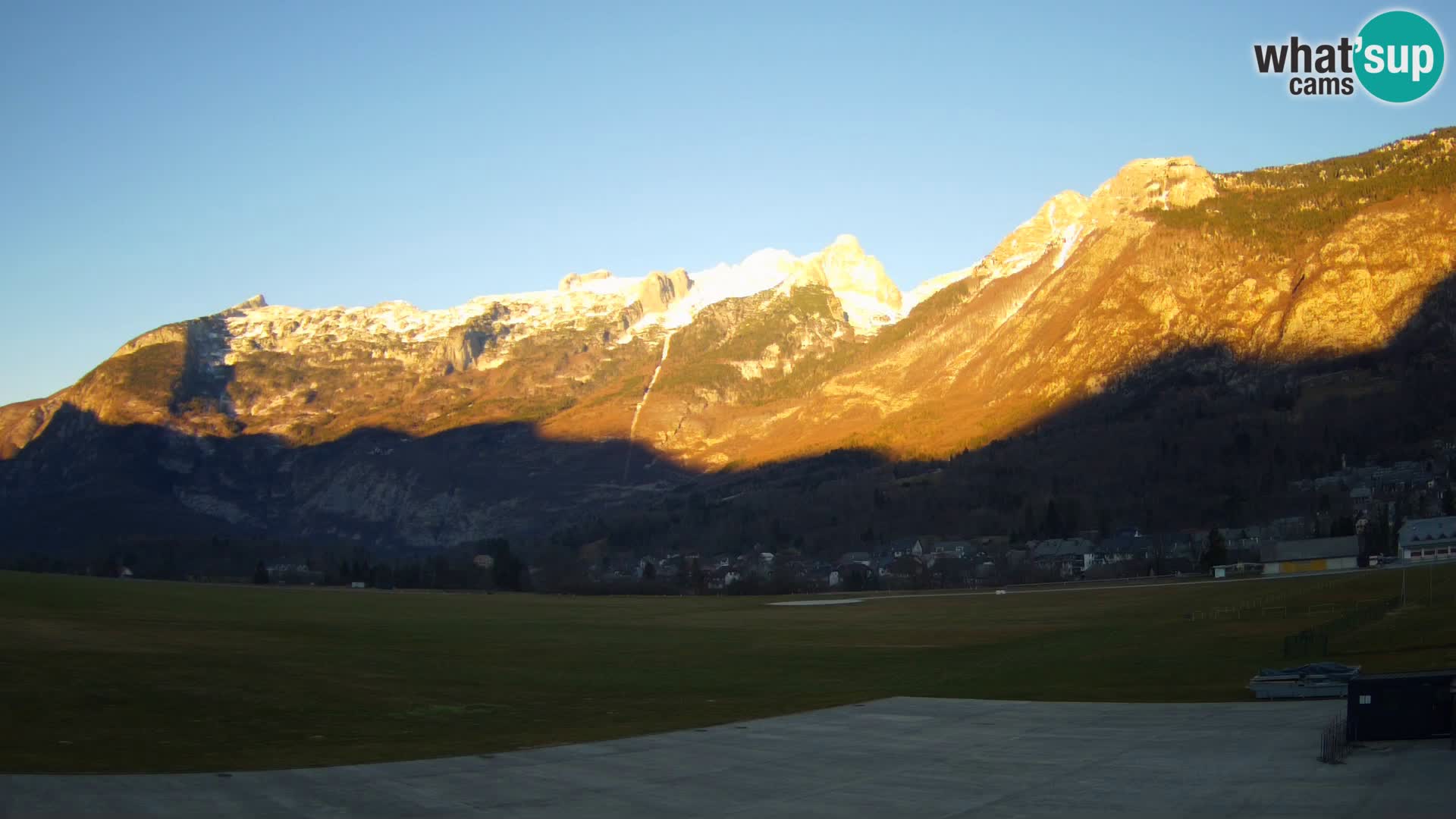 Webcam en direct Aéroport de Bovec – Vue sur Kanin