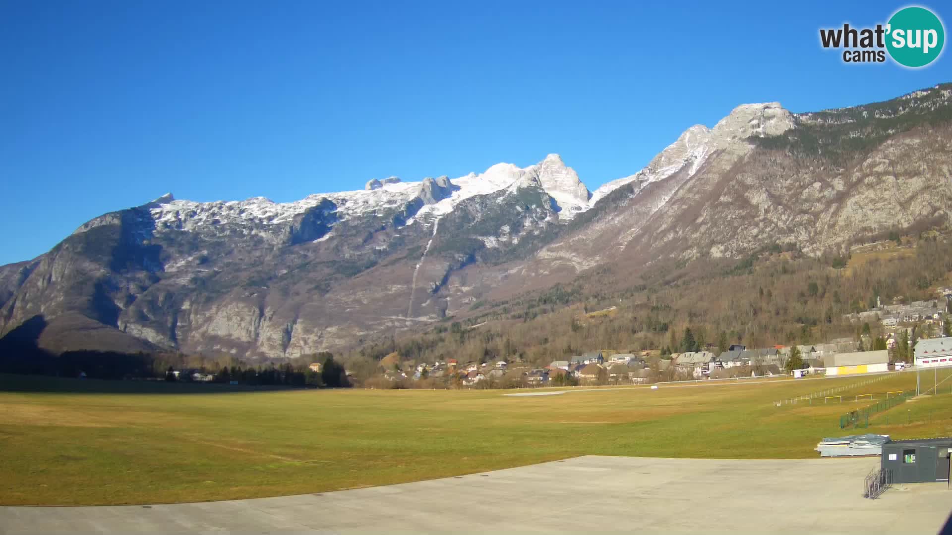 Webcam en direct Aéroport de Bovec – Vue sur Kanin