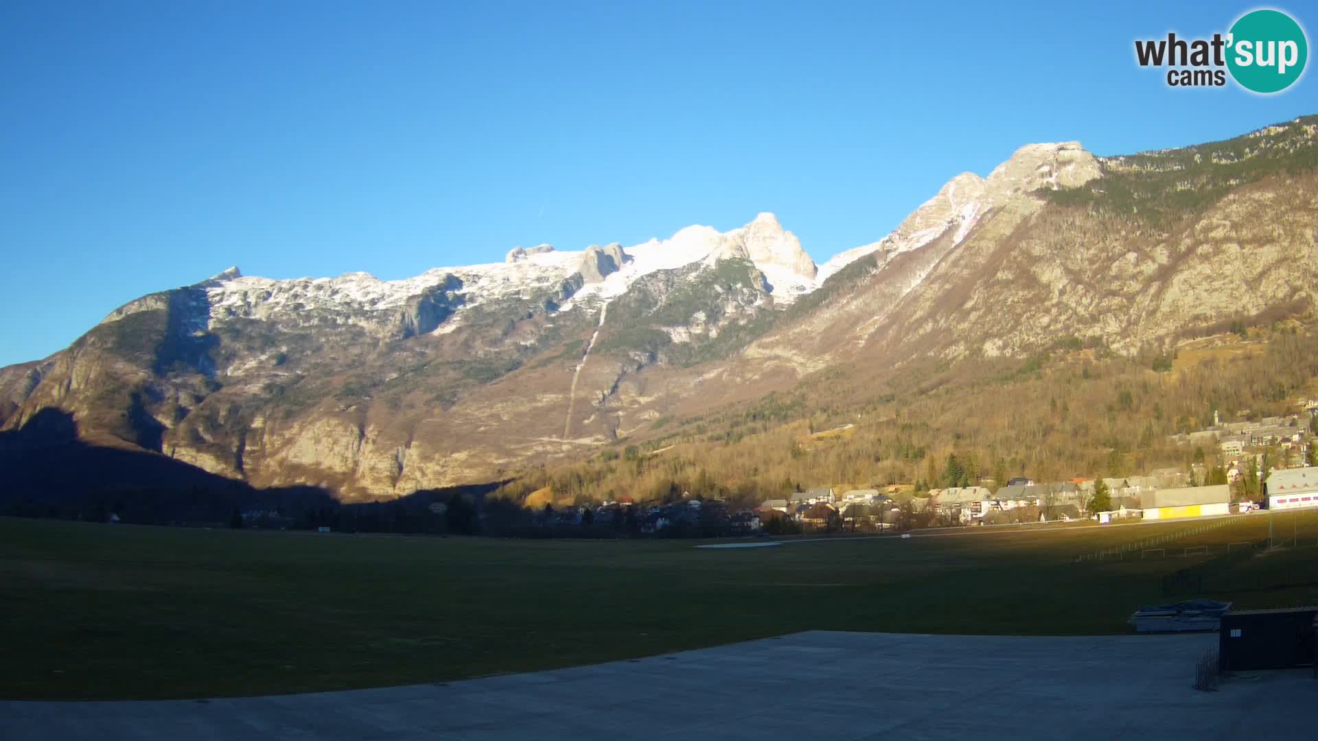 Webcam en direct Aéroport de Bovec – Vue sur Kanin