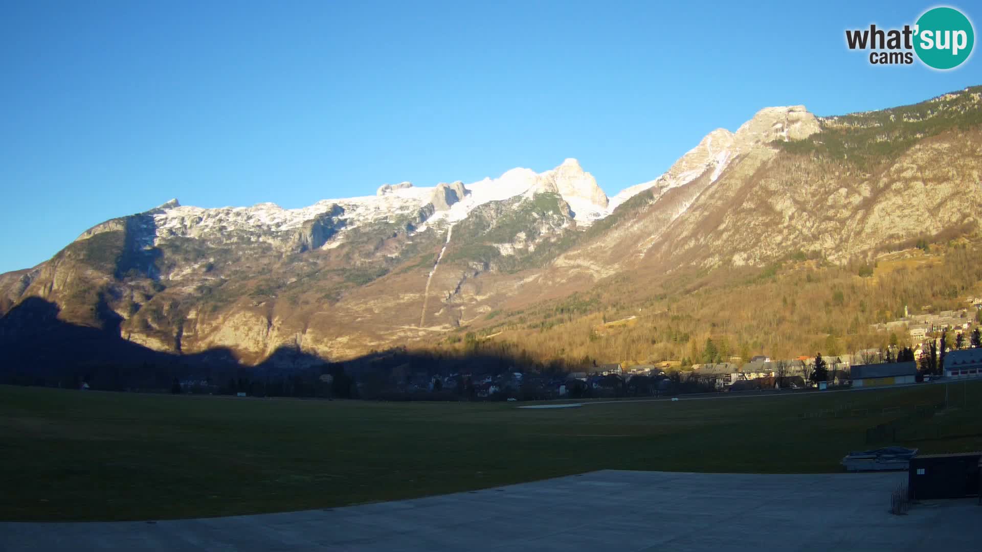 Webcam en direct Aéroport de Bovec – Vue sur Kanin