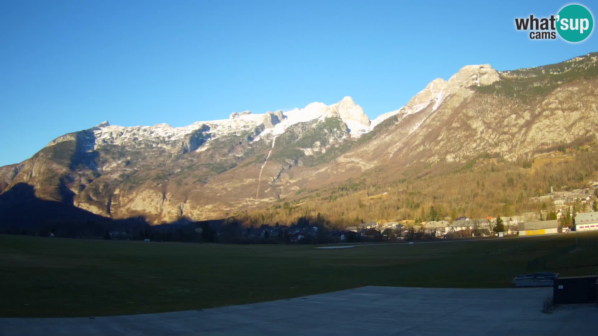 Webcam en direct Aéroport de Bovec – Vue sur Kanin