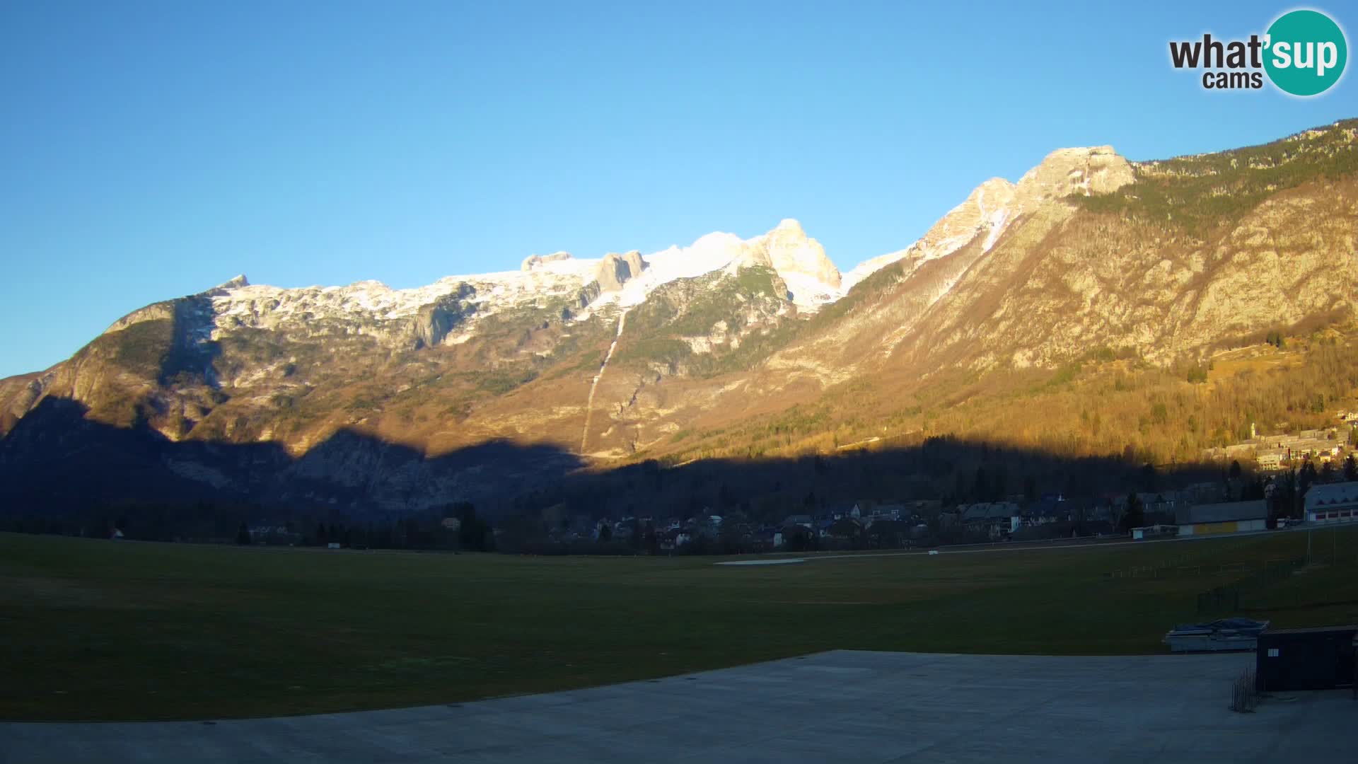 Webcam en direct Aéroport de Bovec – Vue sur Kanin