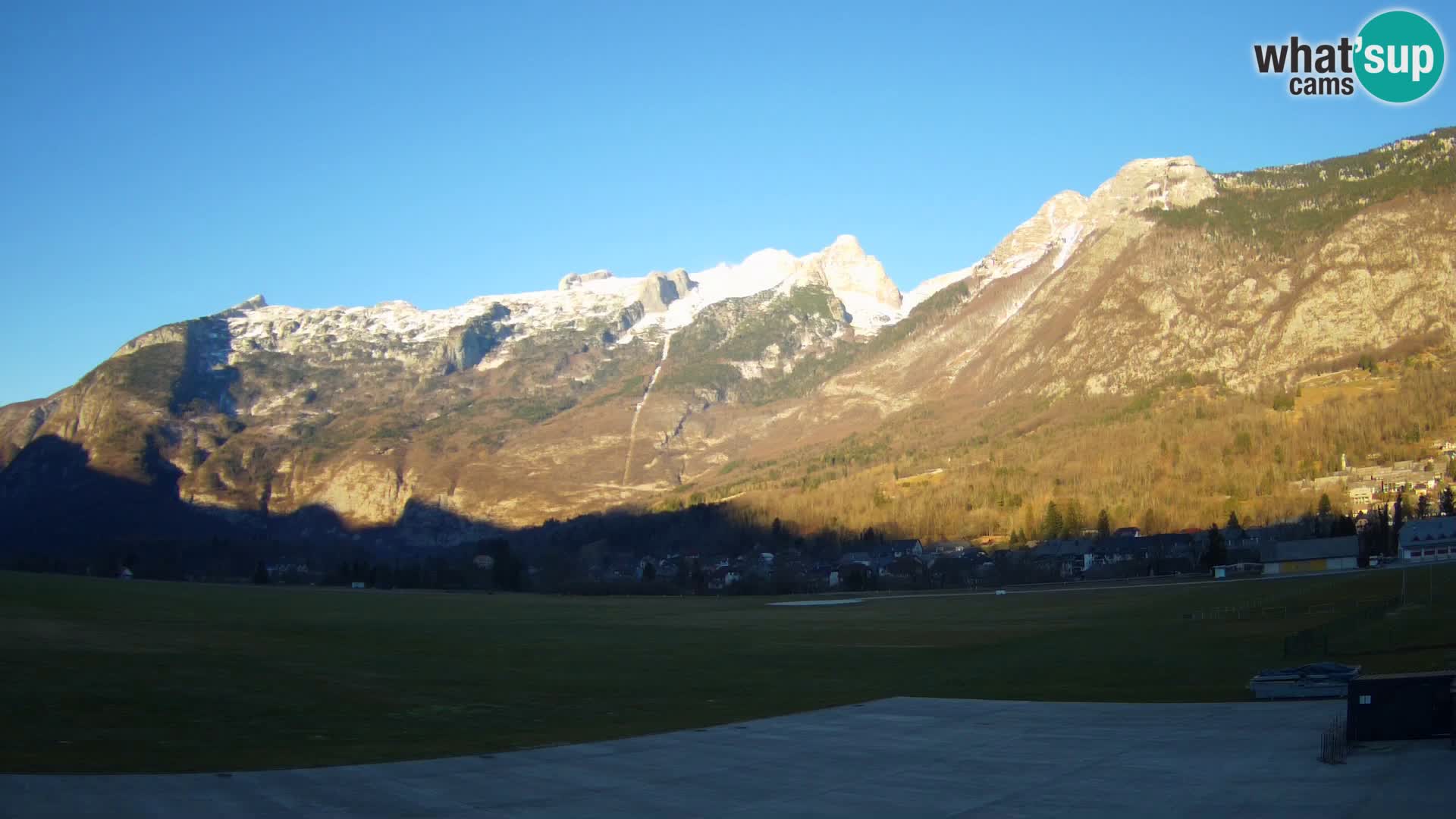 Webcam en direct Aéroport de Bovec – Vue sur Kanin