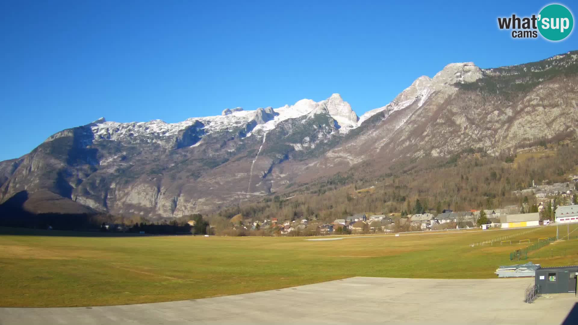 Live webcam Bovec airport – View to Kanin