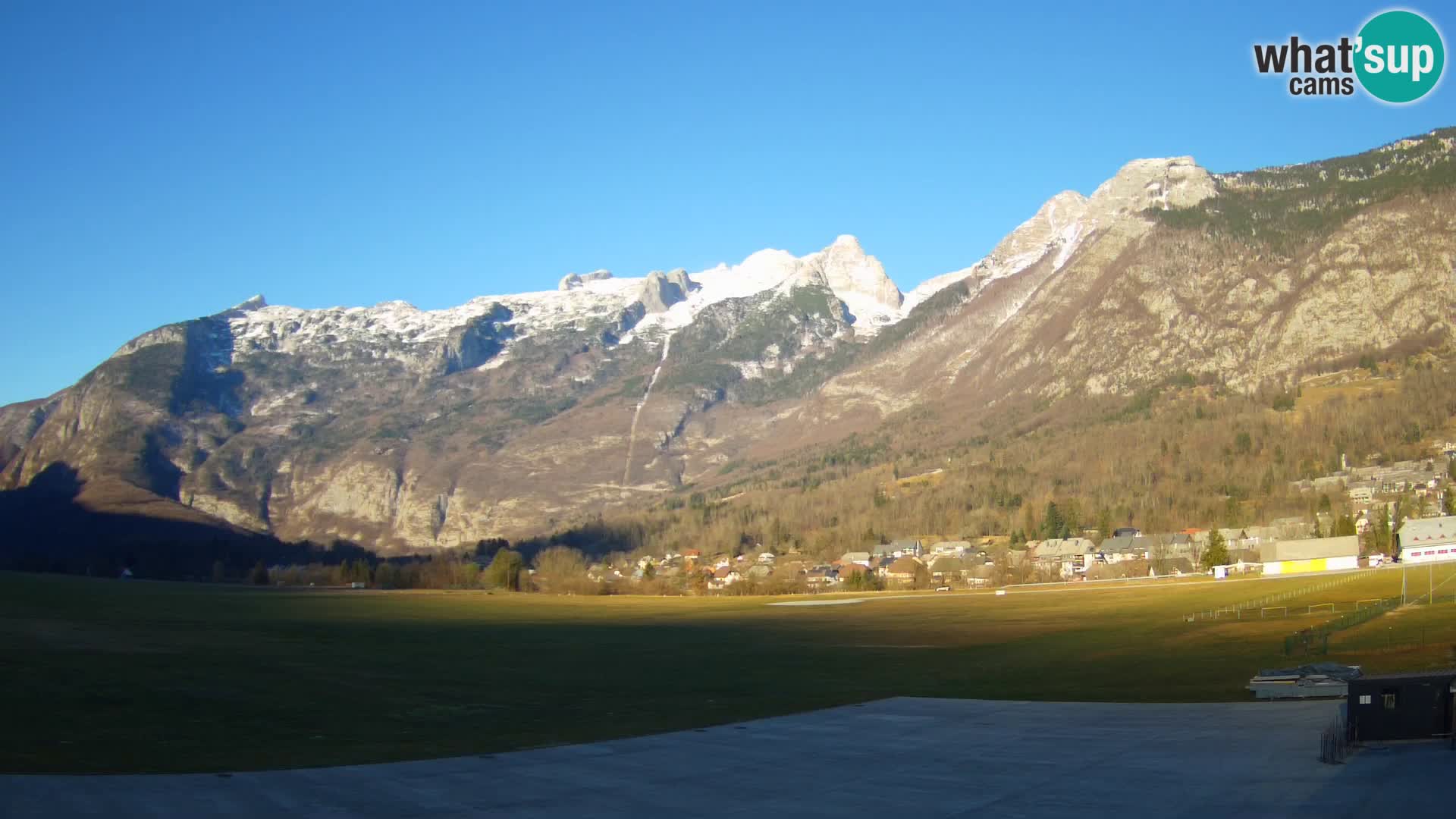 Webcam en direct Aéroport de Bovec – Vue sur Kanin