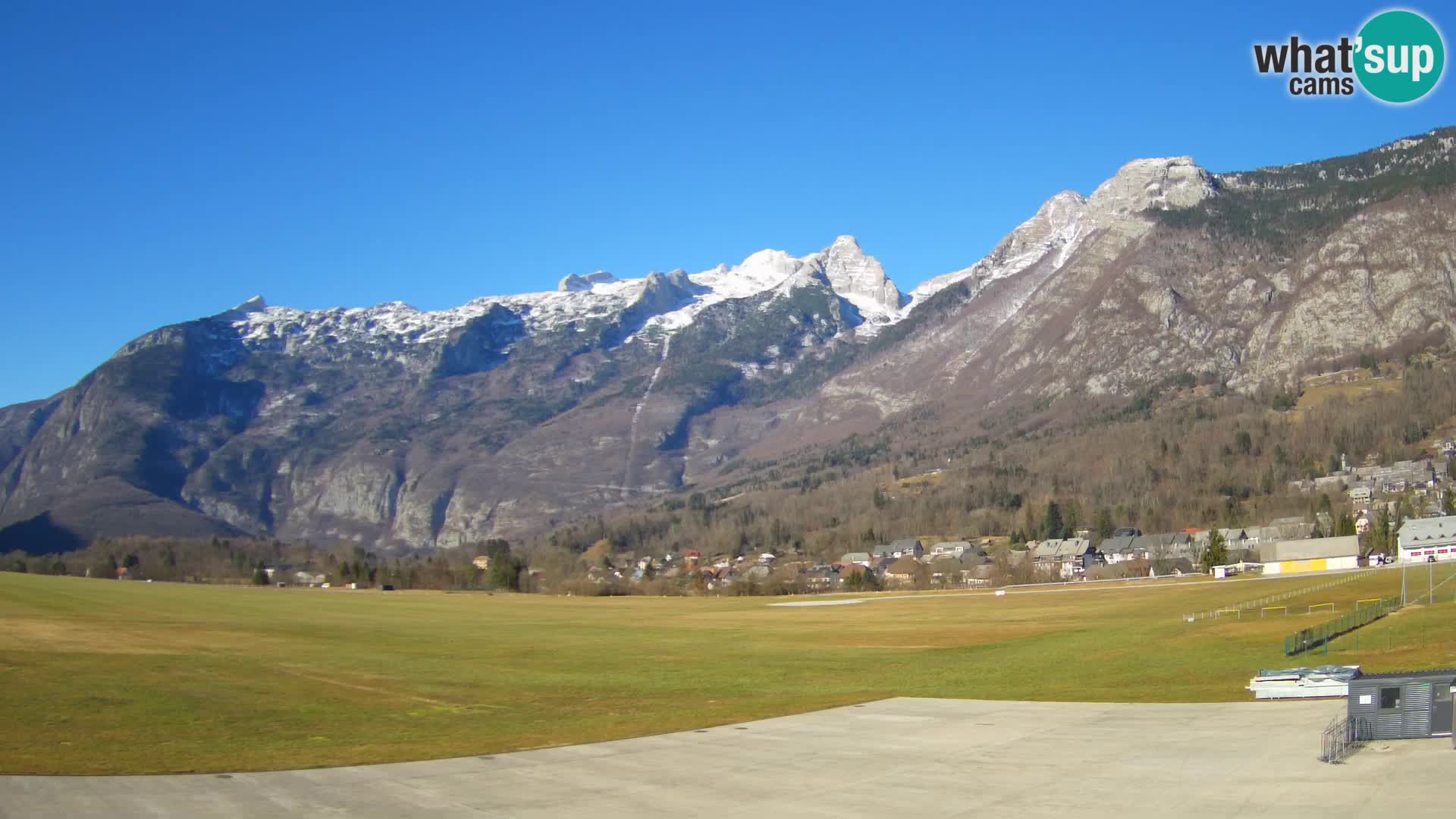 Live webcam Bovec airport – View to Kanin