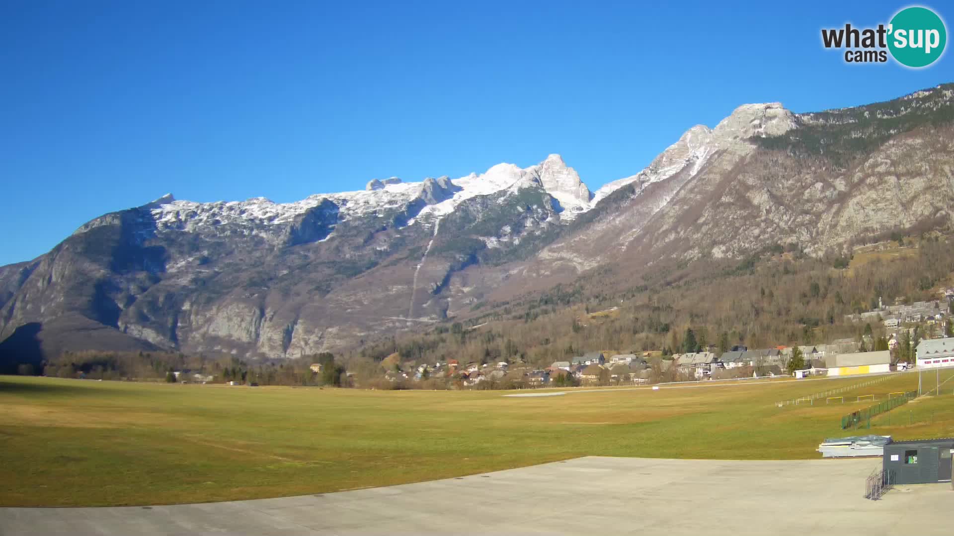 Live webcam Bovec airport – View to Kanin