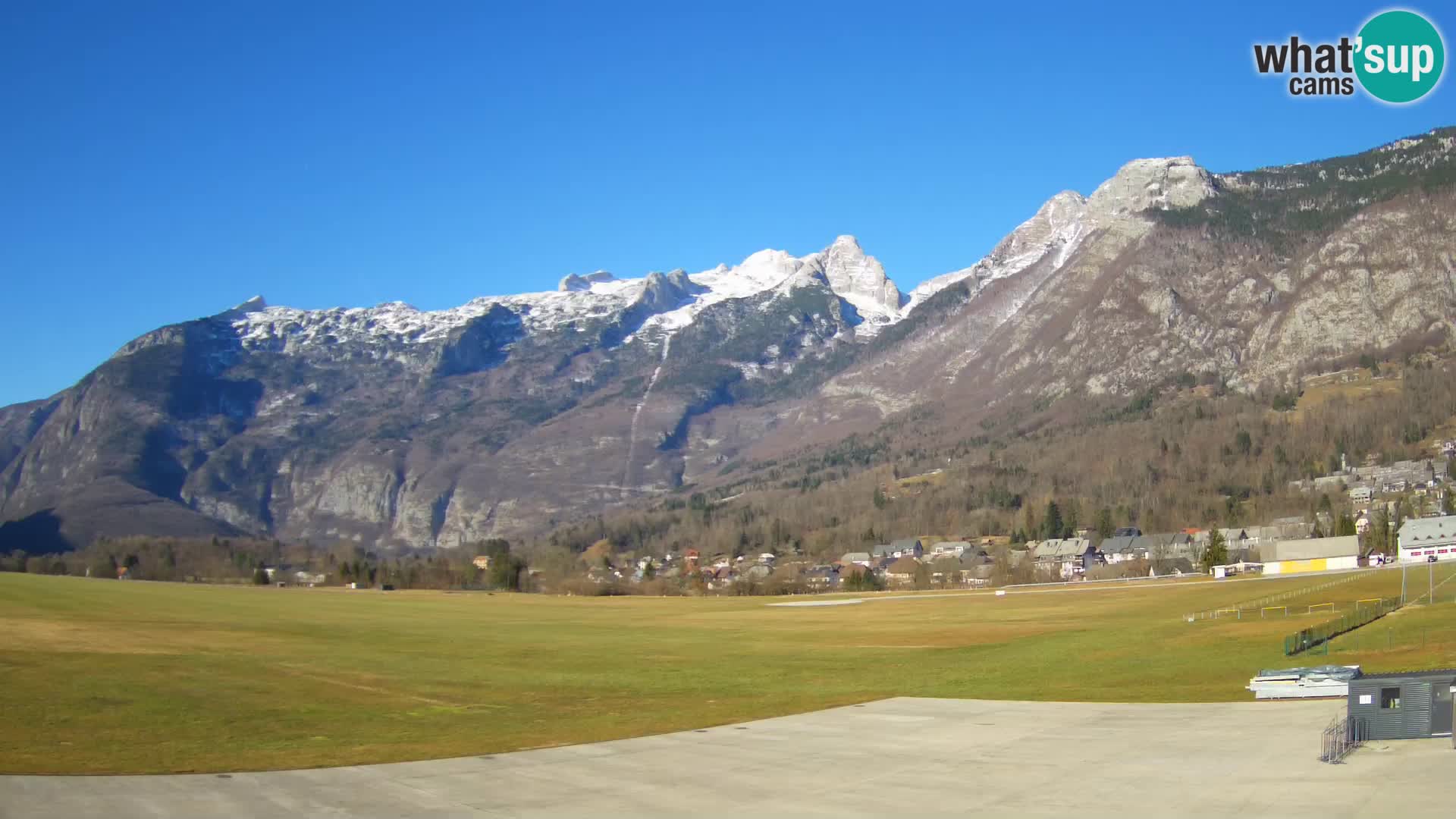 Cámara web en vivo Aeropuerto de Bovec – Vista a Kanin