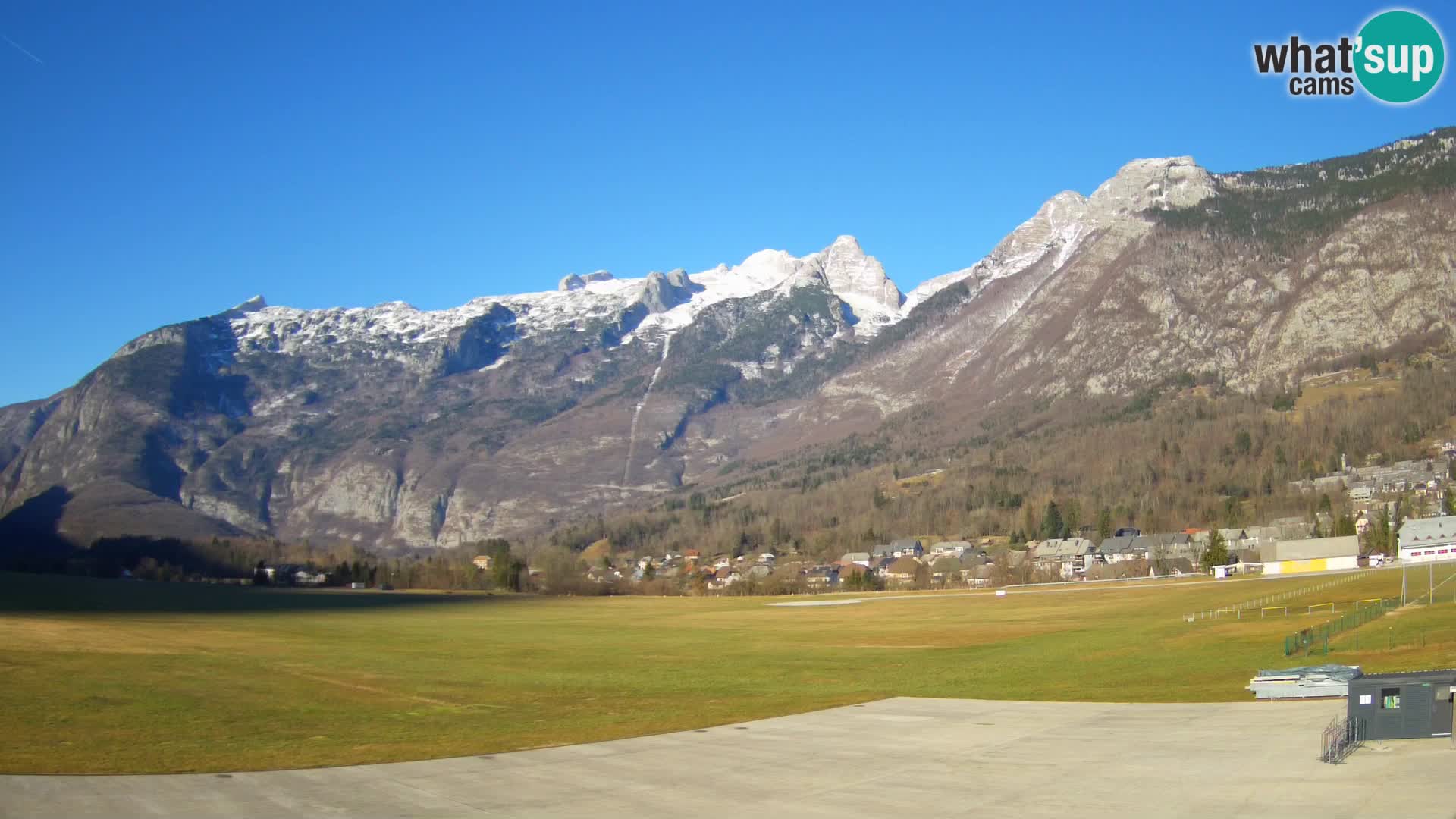 Live webcam Bovec airport – View to Kanin