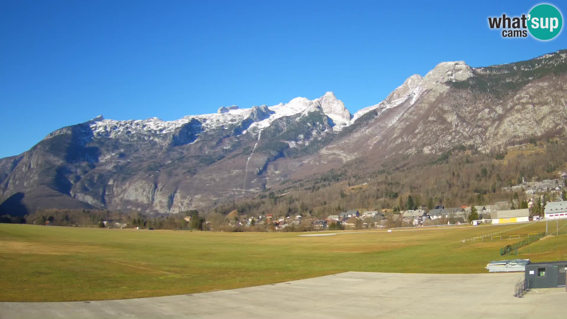 Live webcam Bovec airport – View to Kanin