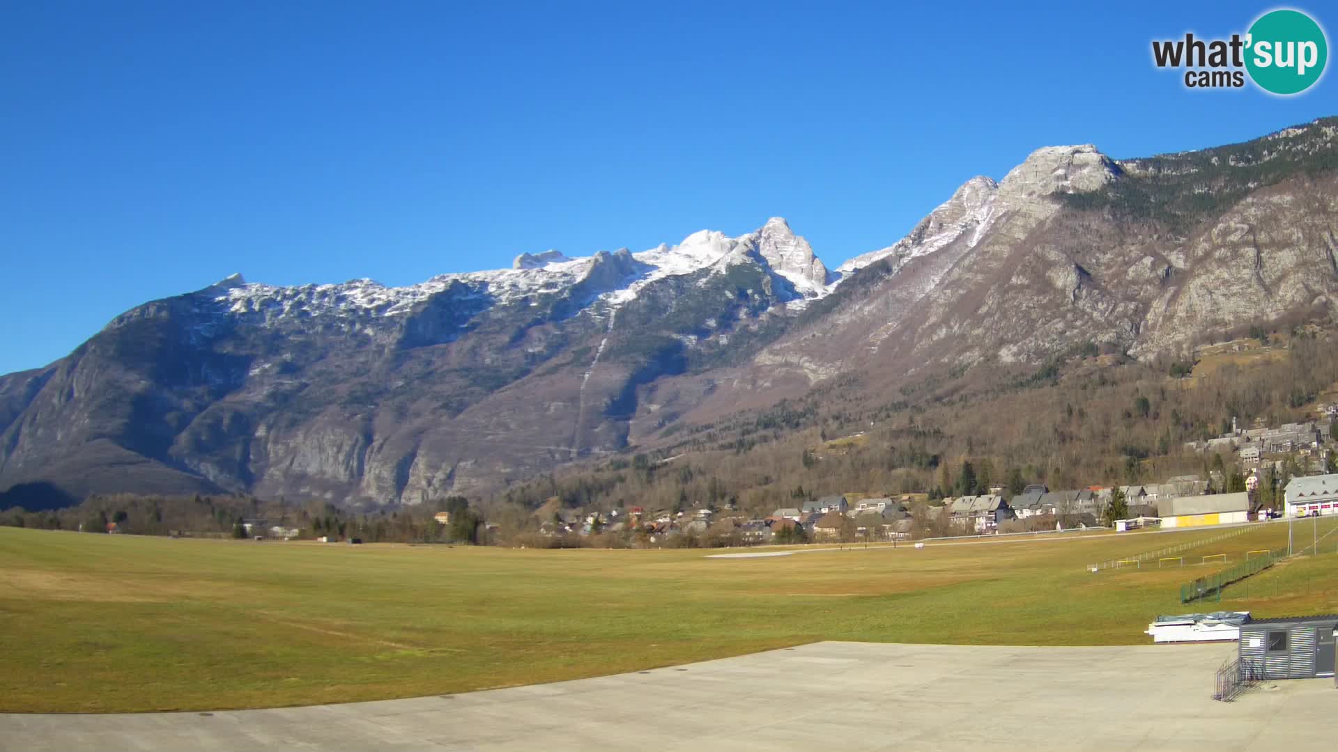 Webcam en direct Aéroport de Bovec – Vue sur Kanin