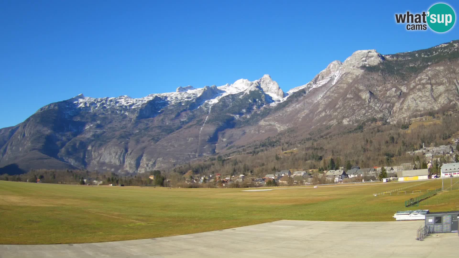 Live webcam Bovec airport – View to Kanin