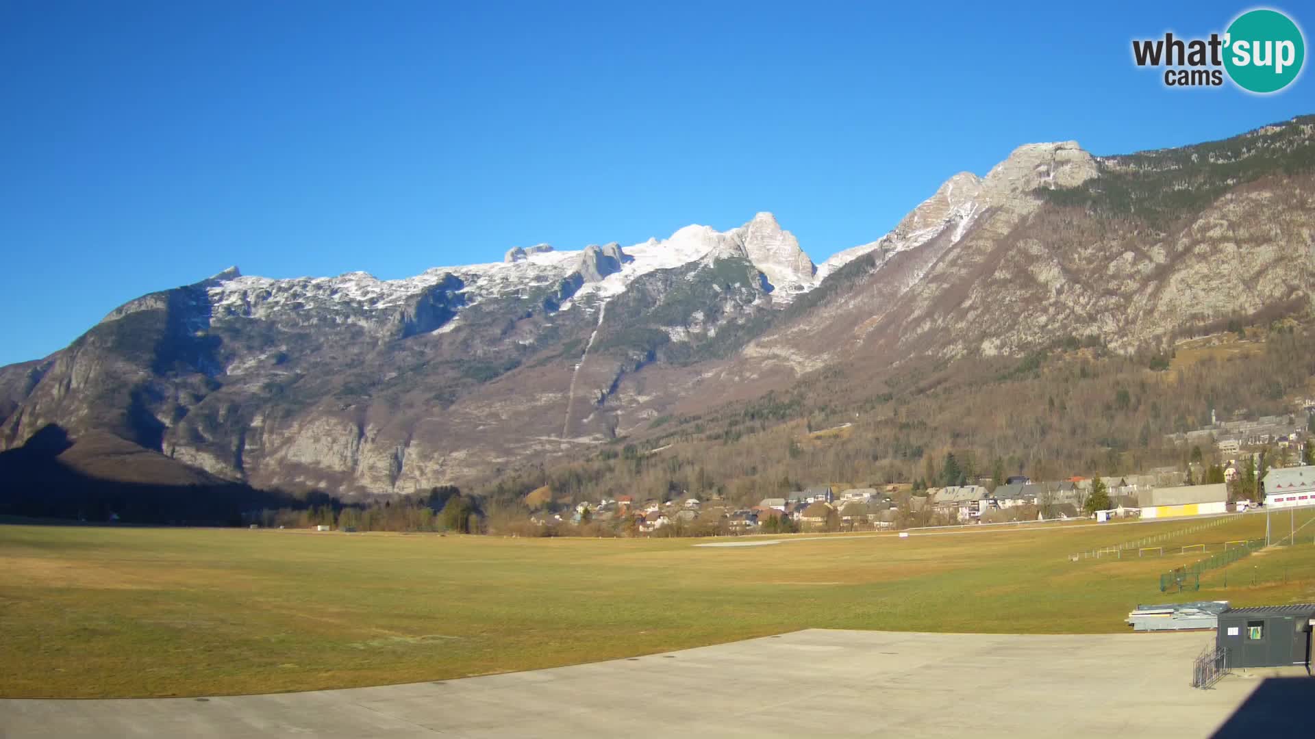 Live webcam Bovec airport – View to Kanin