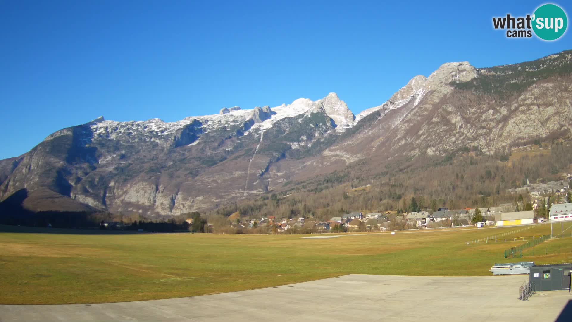 Live webcam Bovec airport – View to Kanin