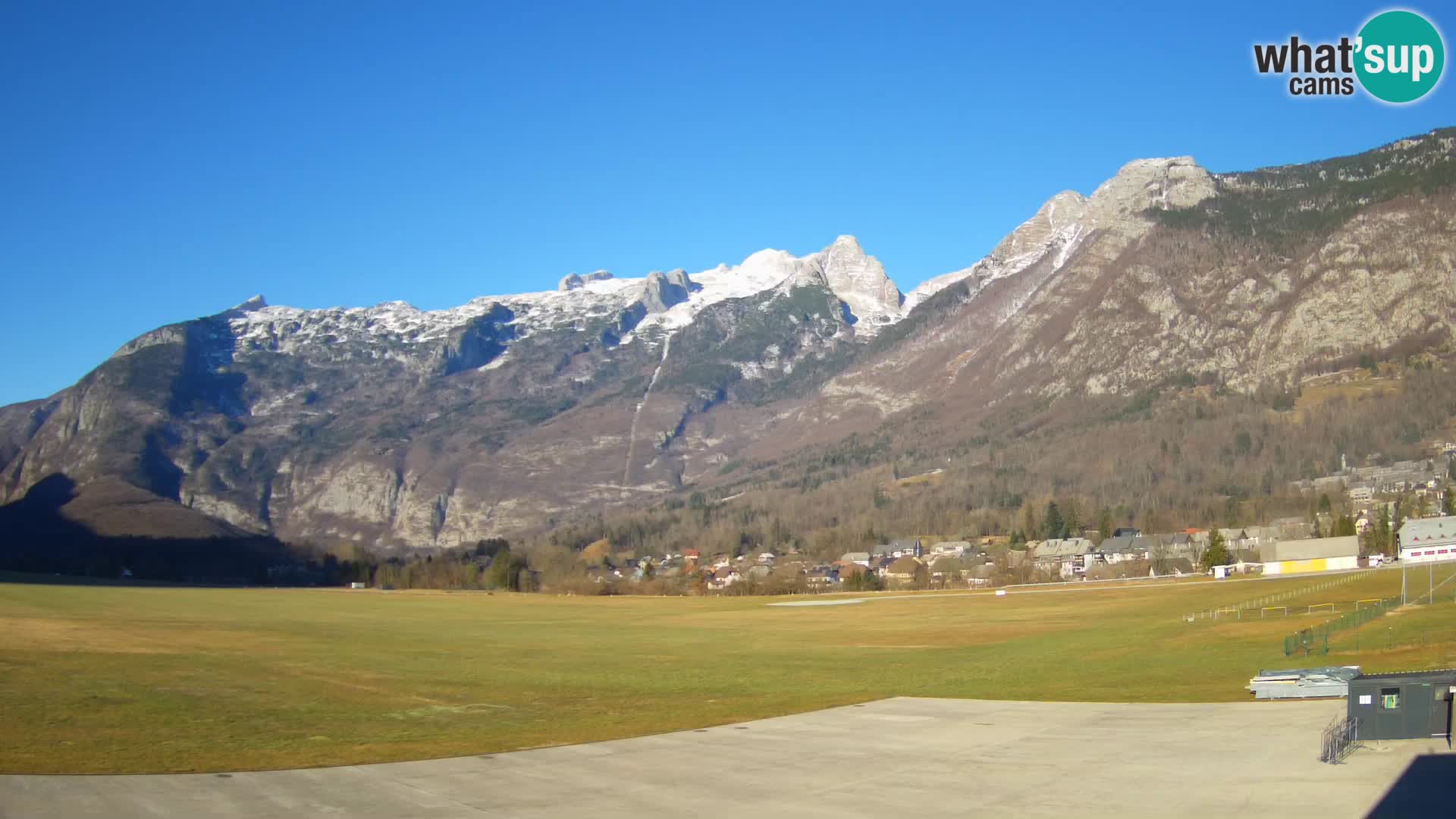 Live webcam Bovec airport – View to Kanin