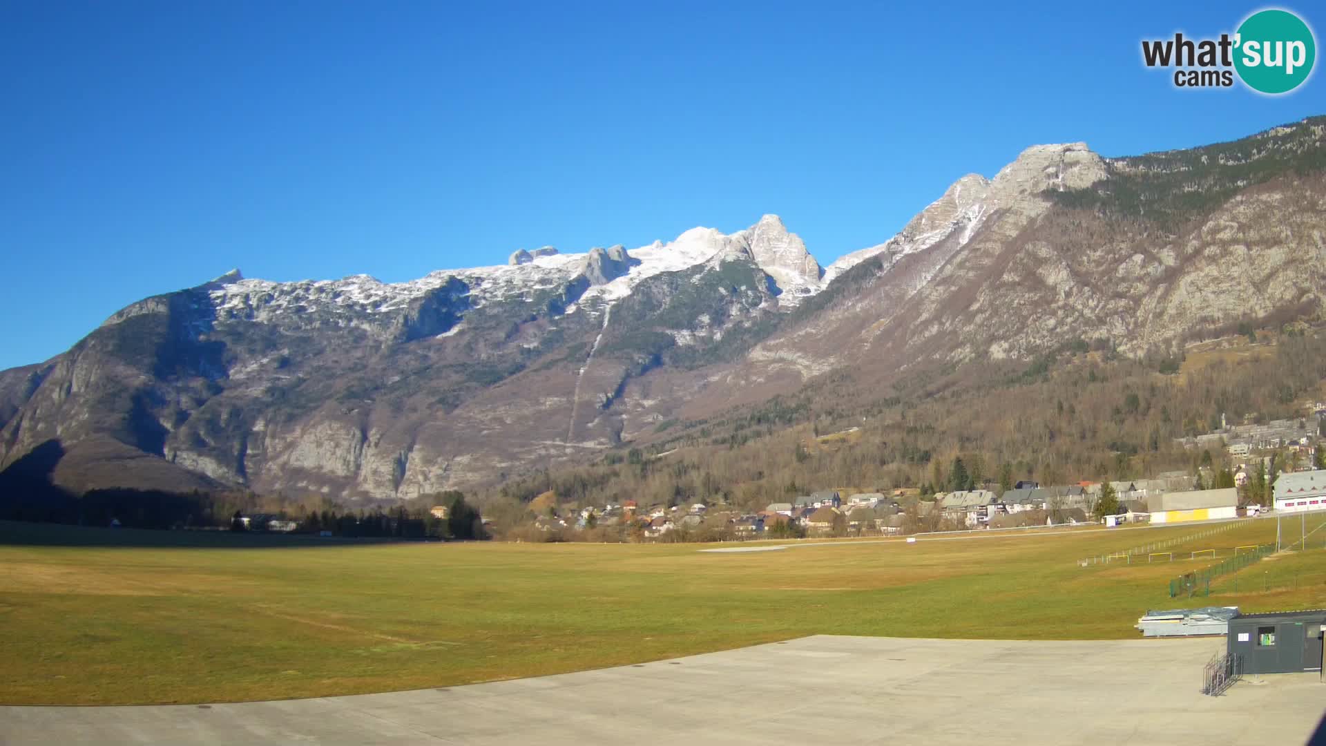 Live webcam Bovec airport – View to Kanin