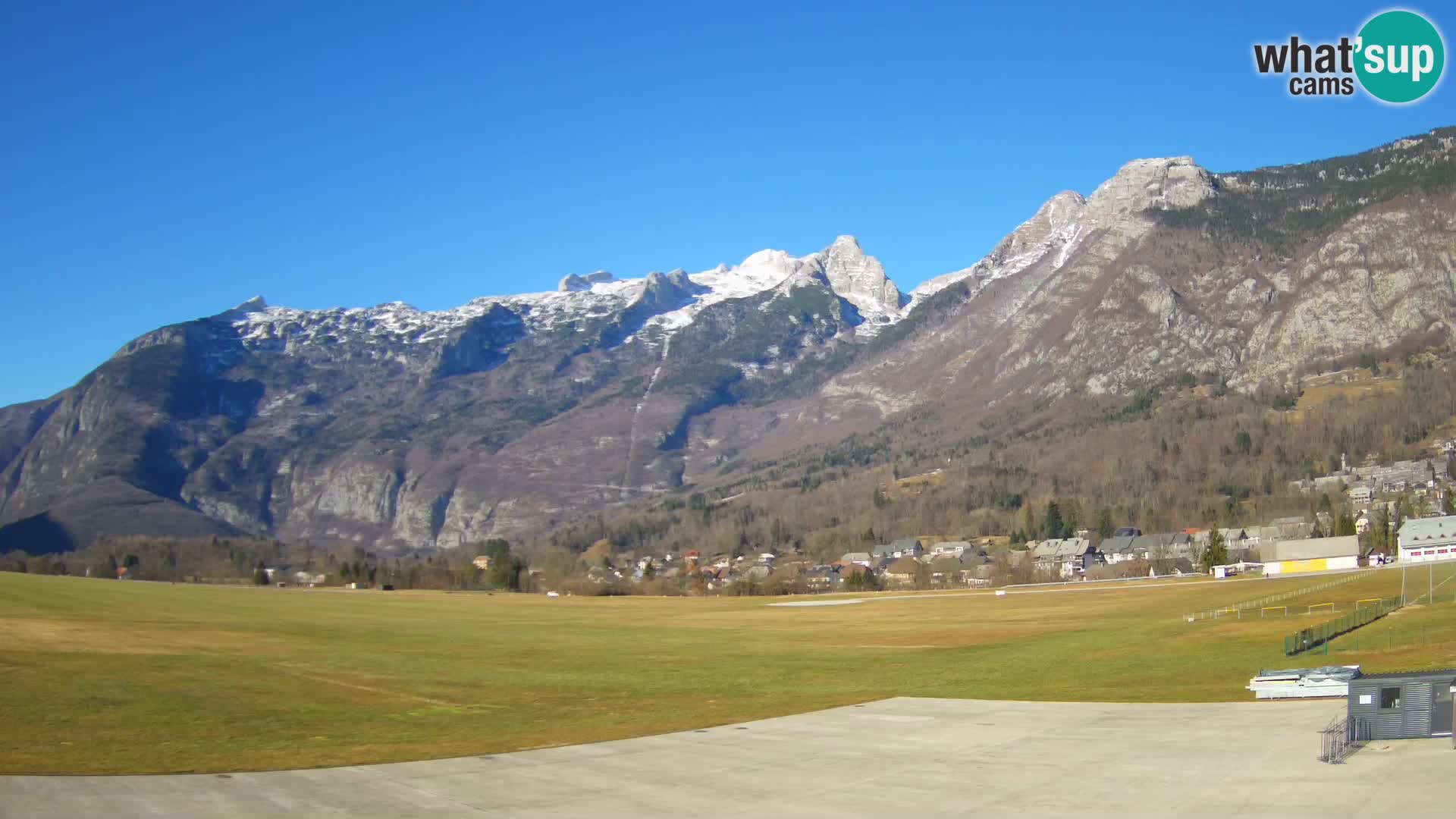 Live webcam Bovec airport – View to Kanin