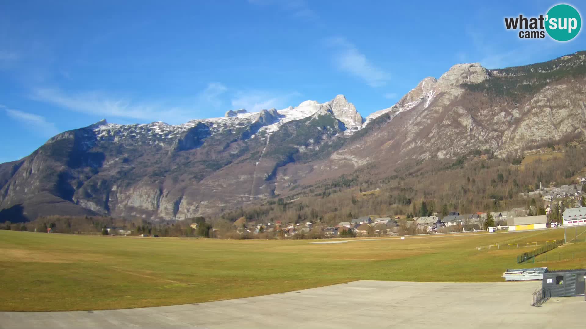 Live webcam Bovec airport – View to Kanin