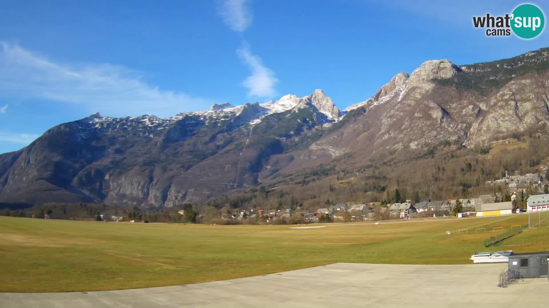 Live webcam Bovec airport – View to Kanin