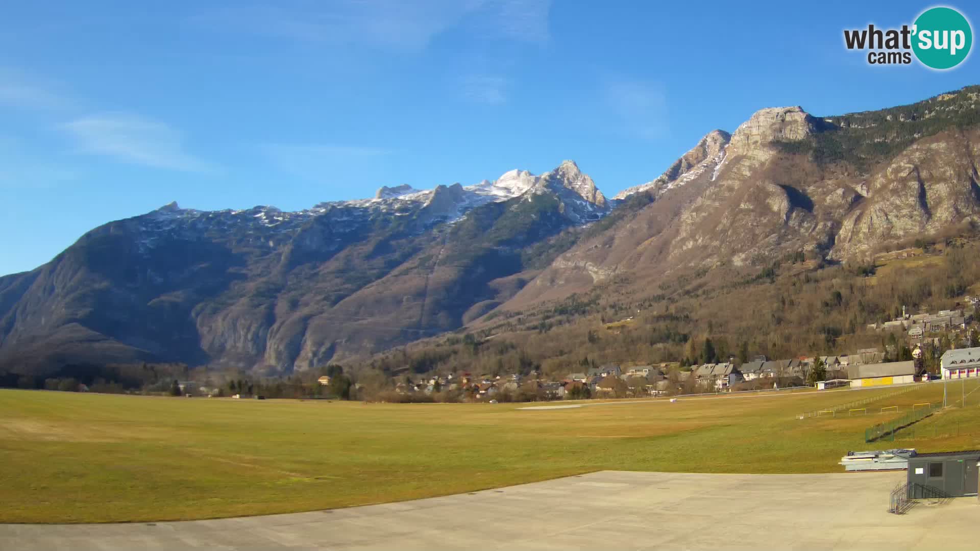 Live webcam Bovec airport – View to Kanin