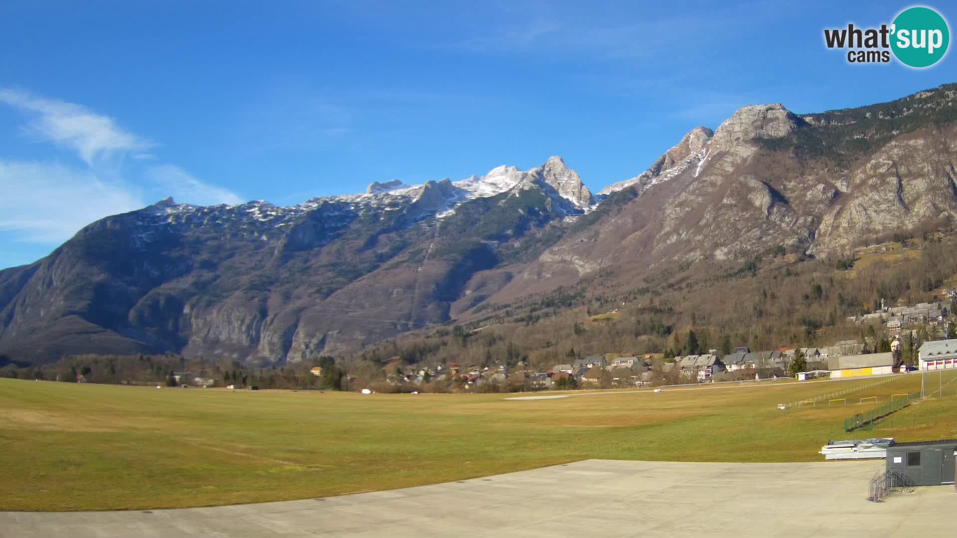 Live webcam Bovec airport – View to Kanin