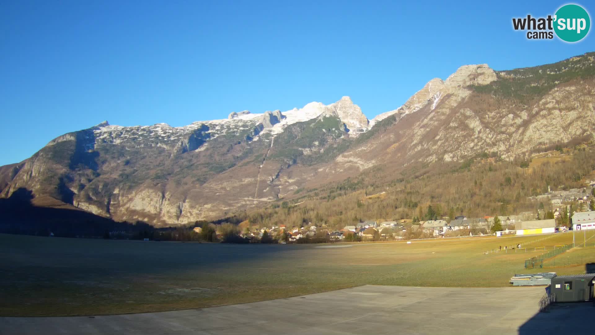 Live webcam Bovec airport – View to Kanin