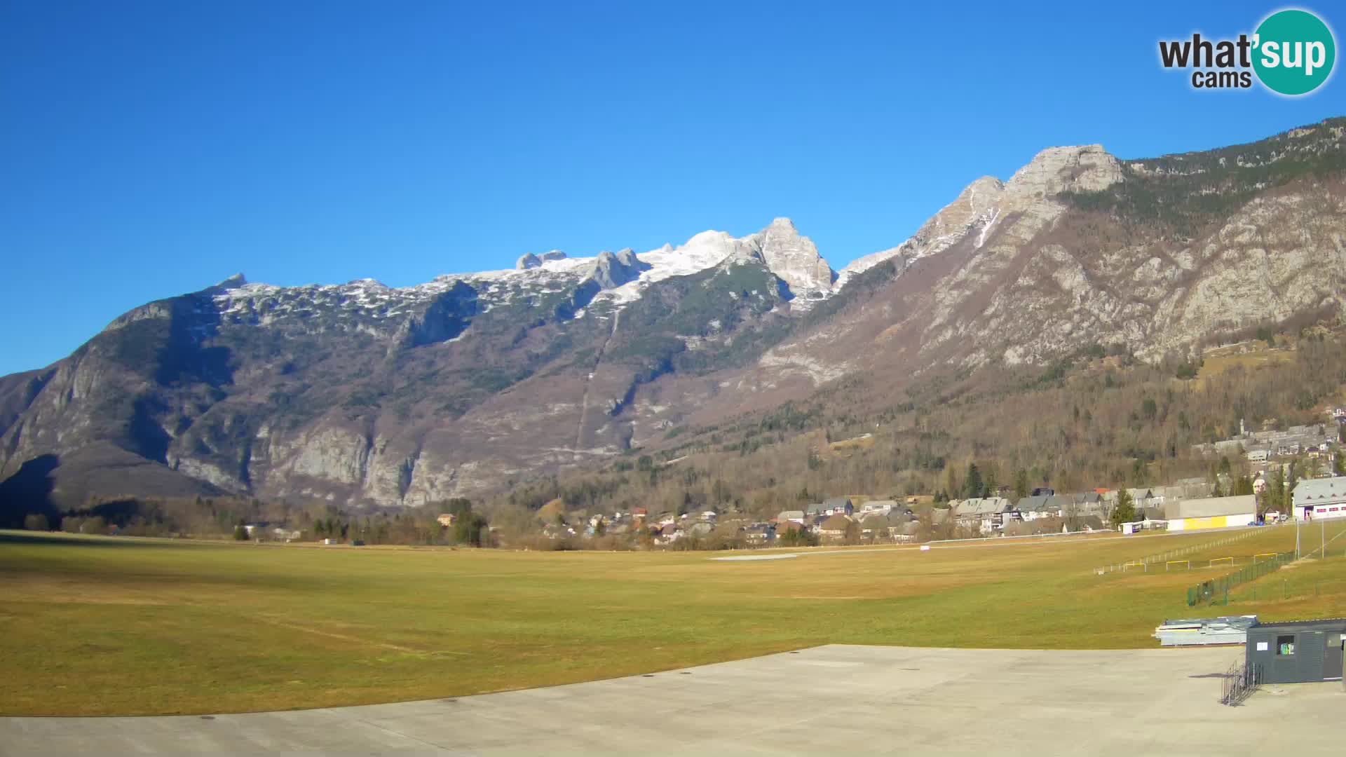 Cámara web en vivo Aeropuerto de Bovec – Vista a Kanin