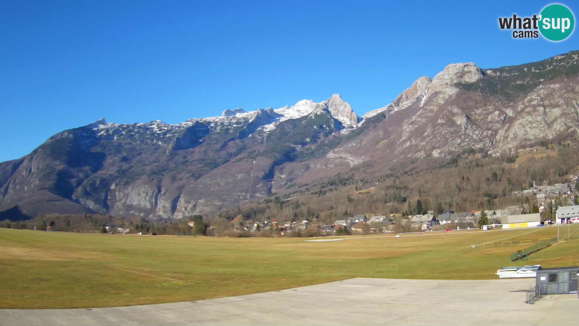 Cámara web en vivo Aeropuerto de Bovec – Vista a Kanin