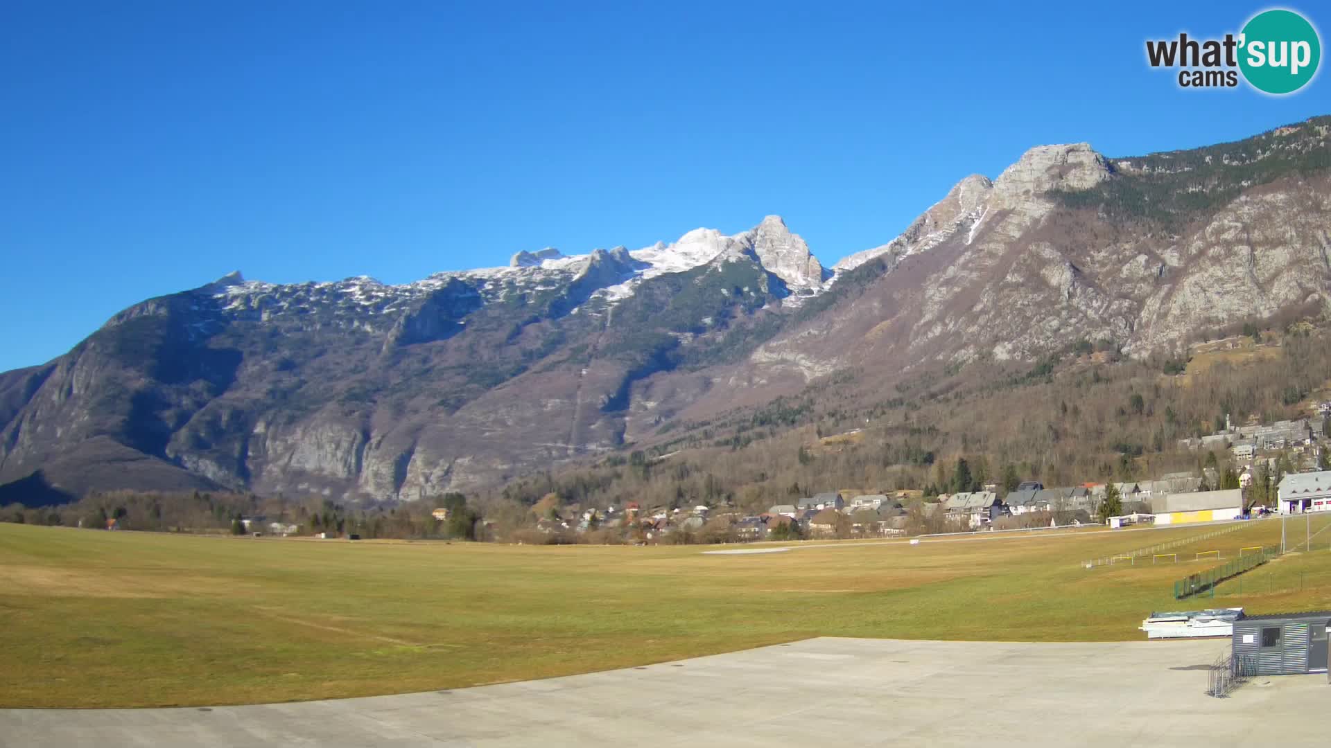 Cámara web en vivo Aeropuerto de Bovec – Vista a Kanin