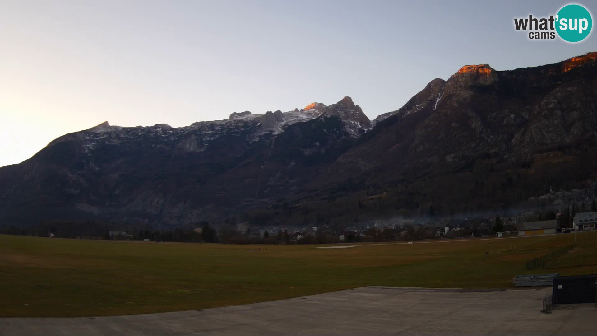 Webcam en direct Aéroport de Bovec – Vue sur Kanin