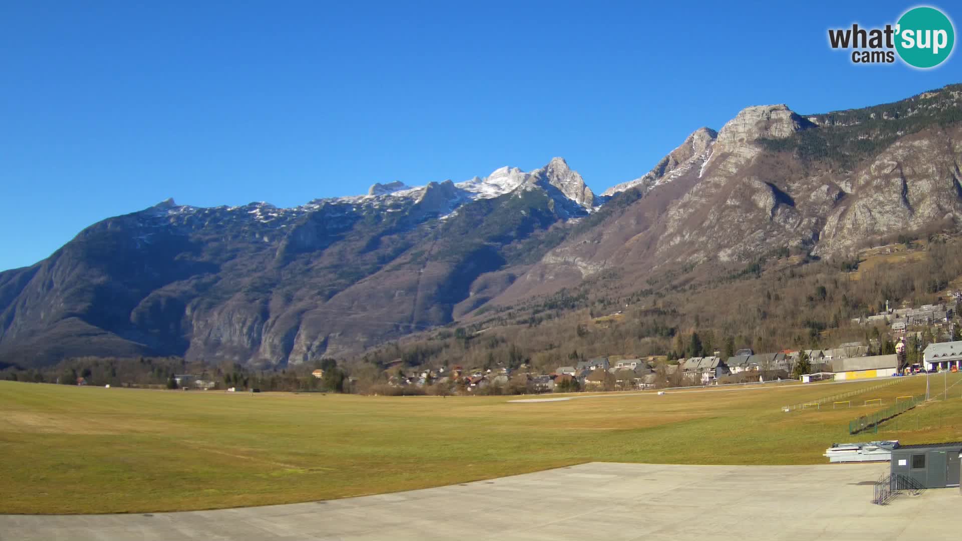 Cámara web en vivo Aeropuerto de Bovec – Vista a Kanin