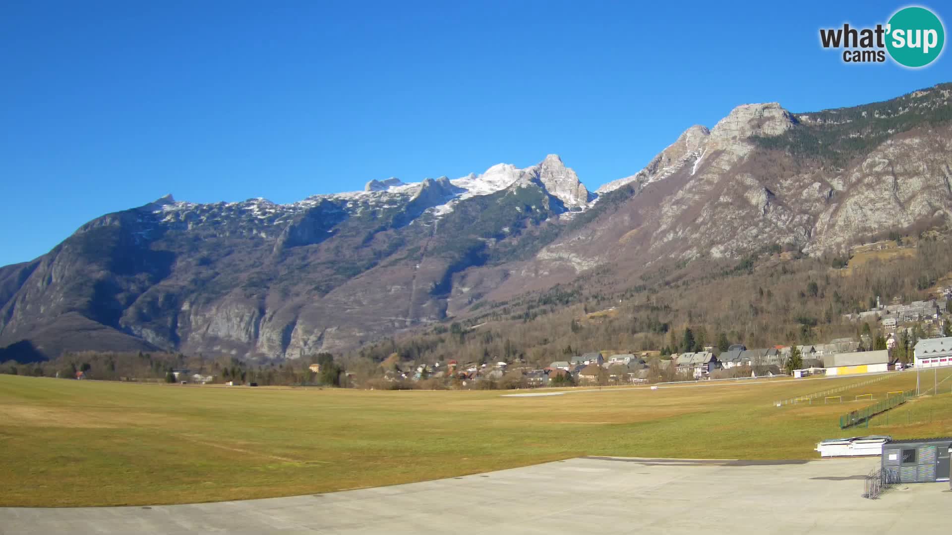 Live webcam Bovec airport – View to Kanin