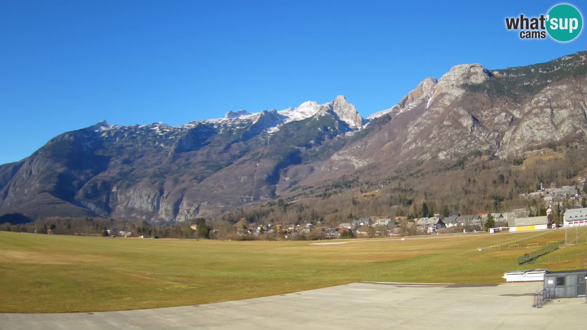 Webcam en direct Aéroport de Bovec – Vue sur Kanin