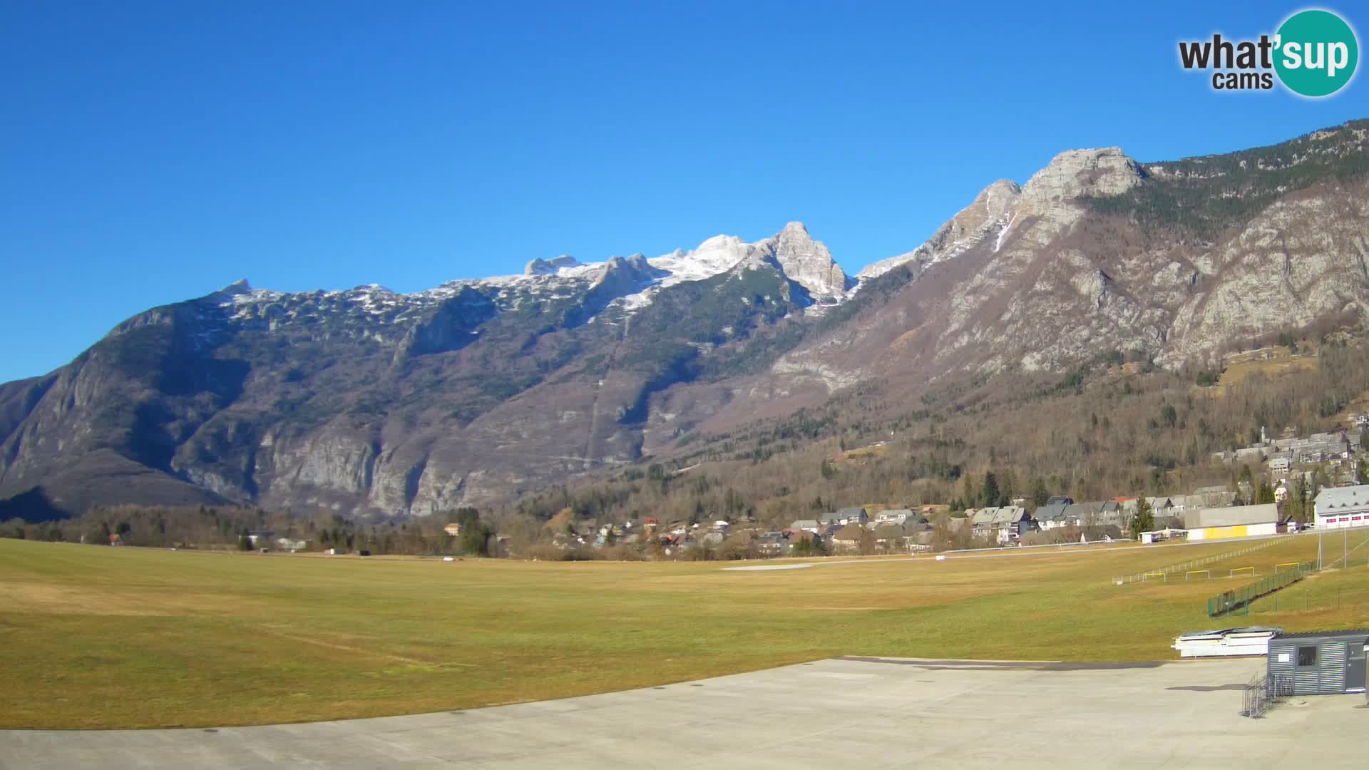 Cámara web en vivo Aeropuerto de Bovec – Vista a Kanin